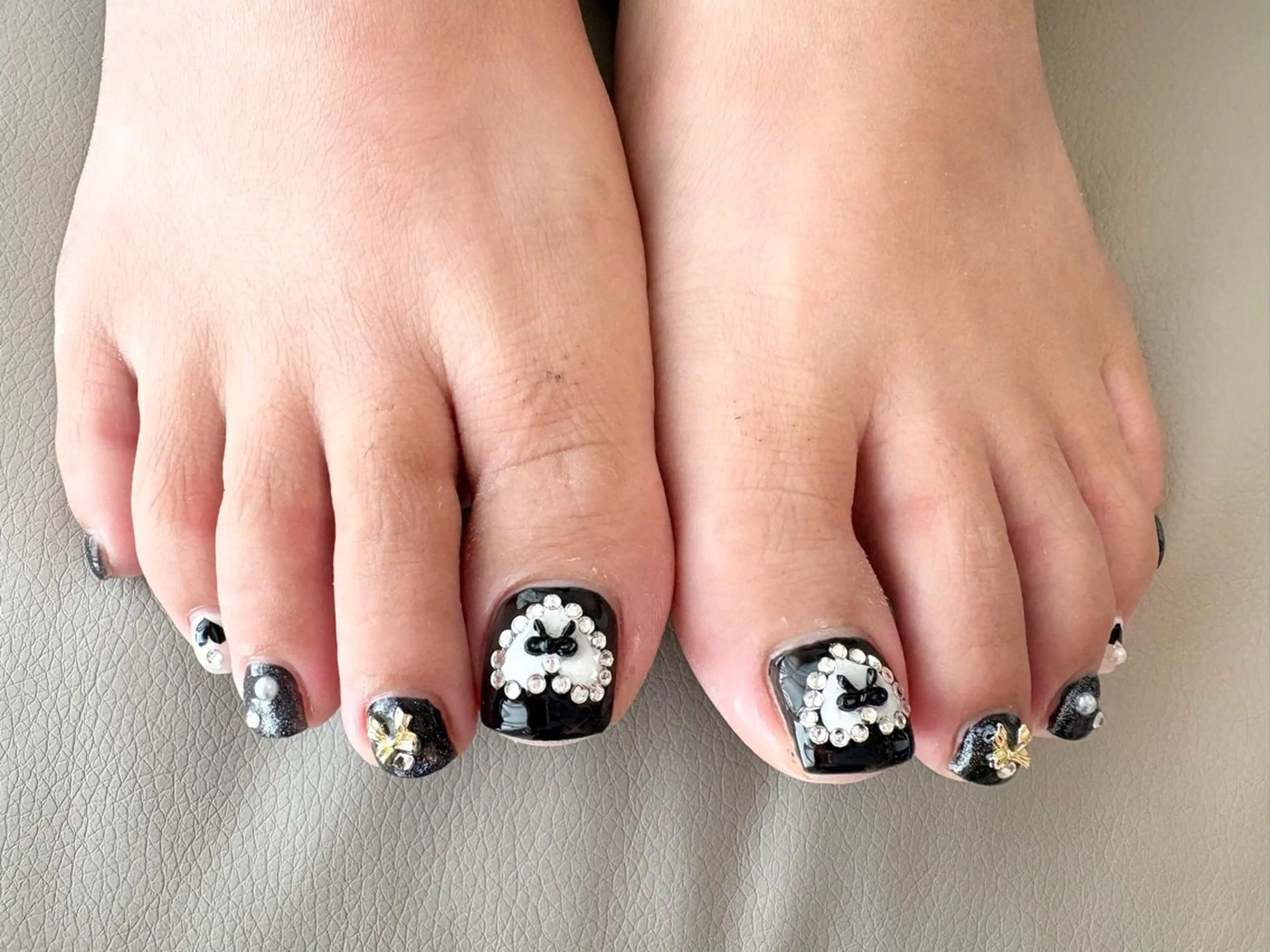 ネイル フットネイル ハート マグネットネイル 持ち込み リボン nailsalon Lumieのネイルデザイン