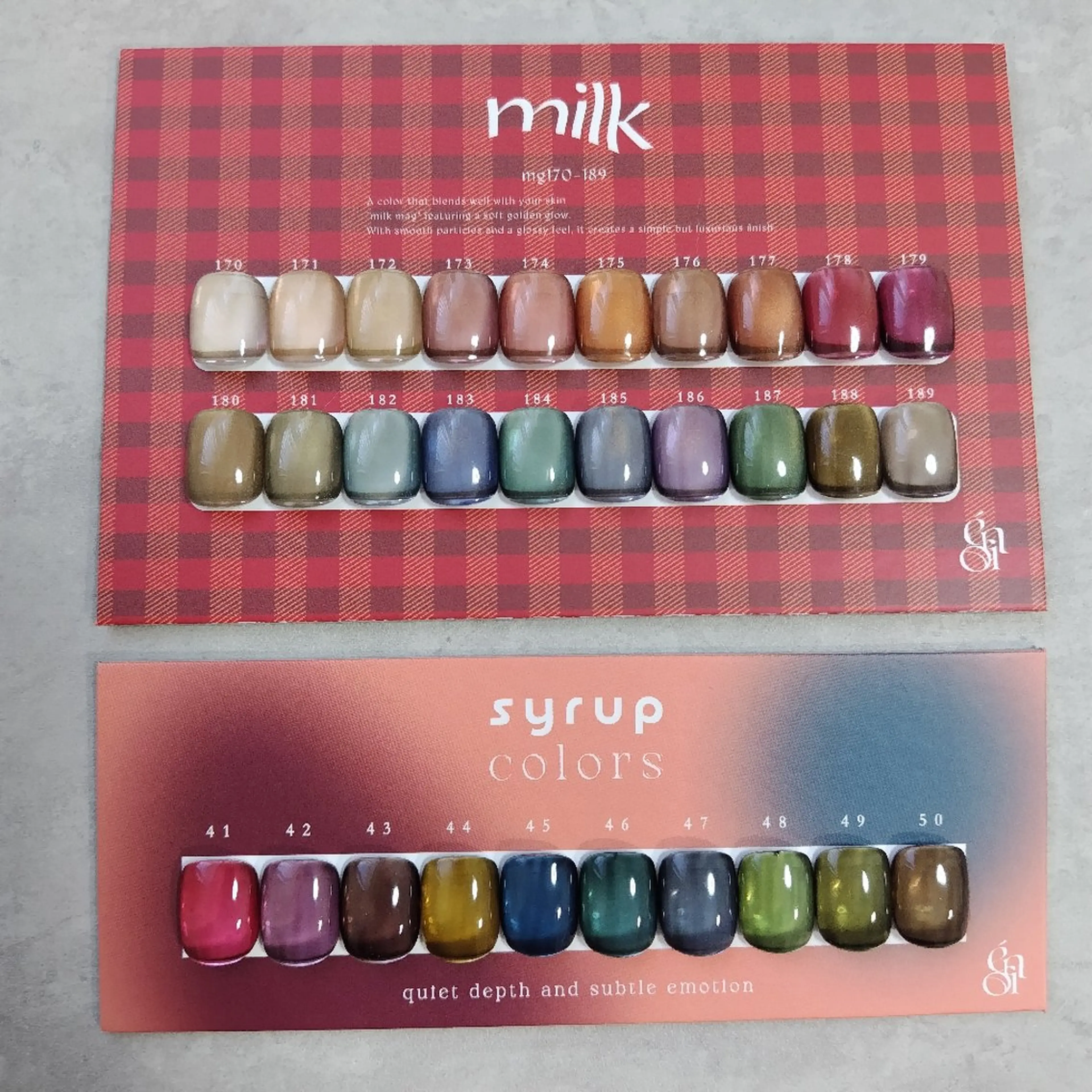 ネイル ジェルネイル グリーン マグネットネイル ニュアンスネイル etaupe nail所属・向原自宅サロン ★エトープネイルのネイルデザイン