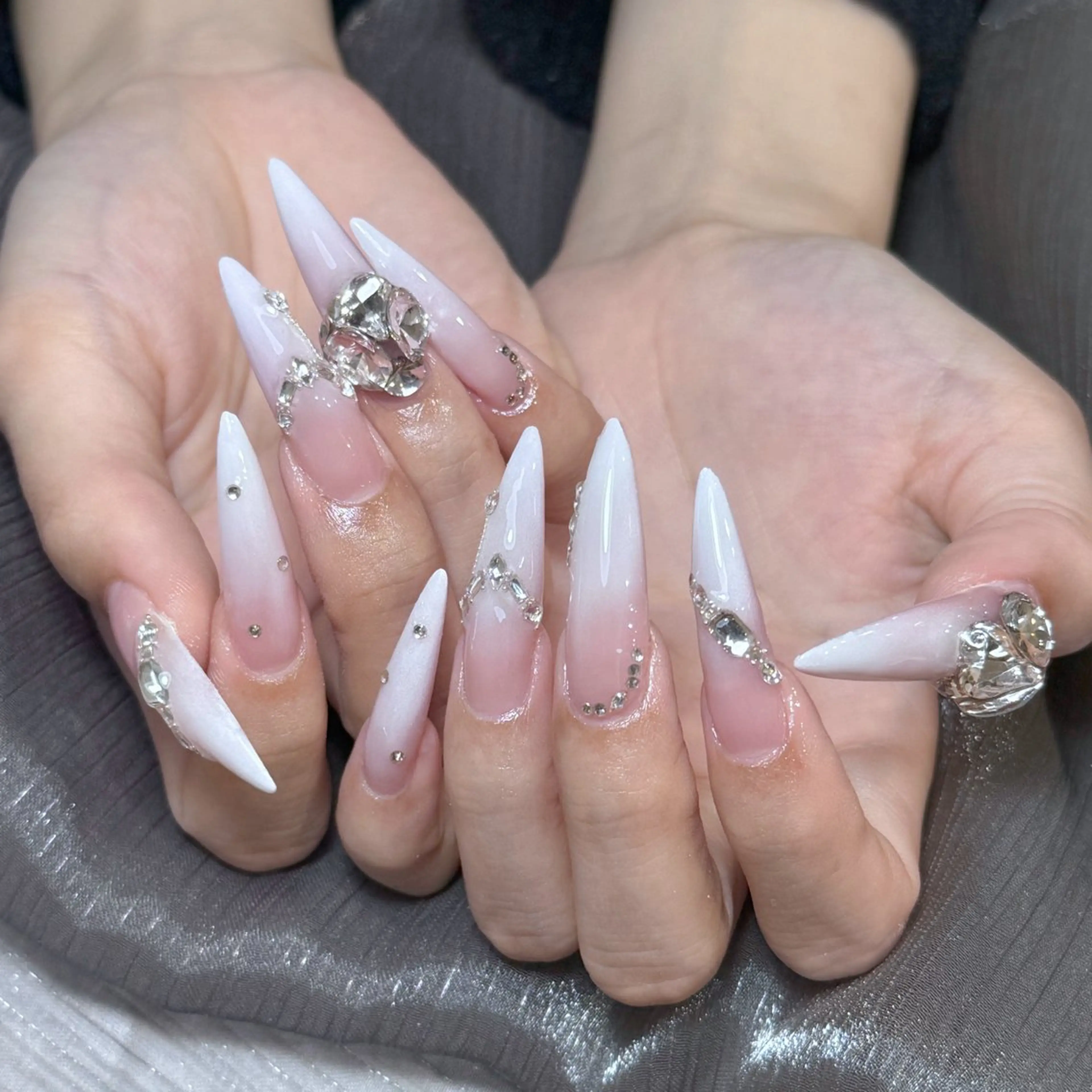 ネイル ハンドネイル ハンドケア Hana 🎗のネイルデザイン