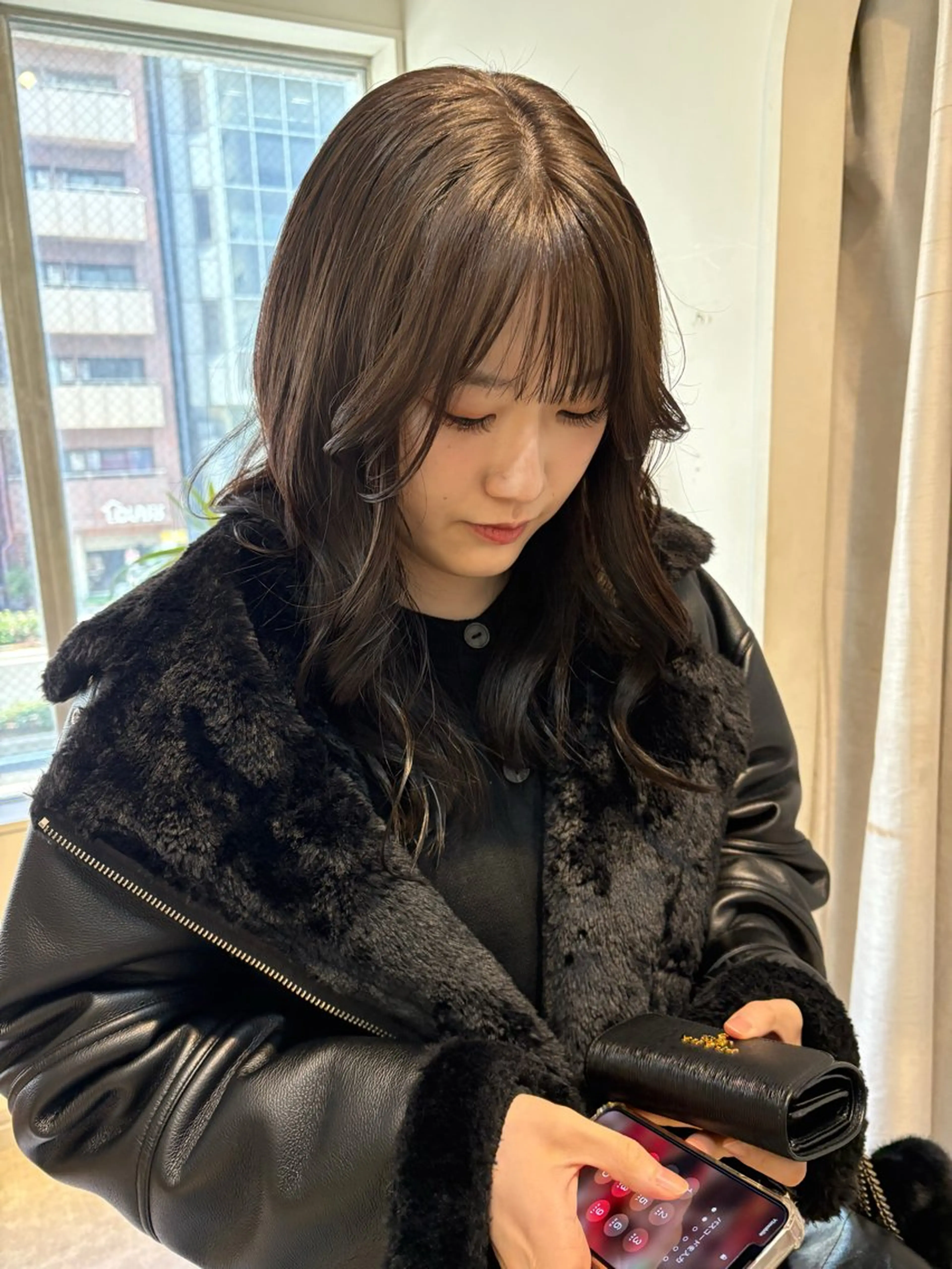 セミロング ヘアカラー SIKI yuuna モテ韓国ヘア☁️のヘアスタイル