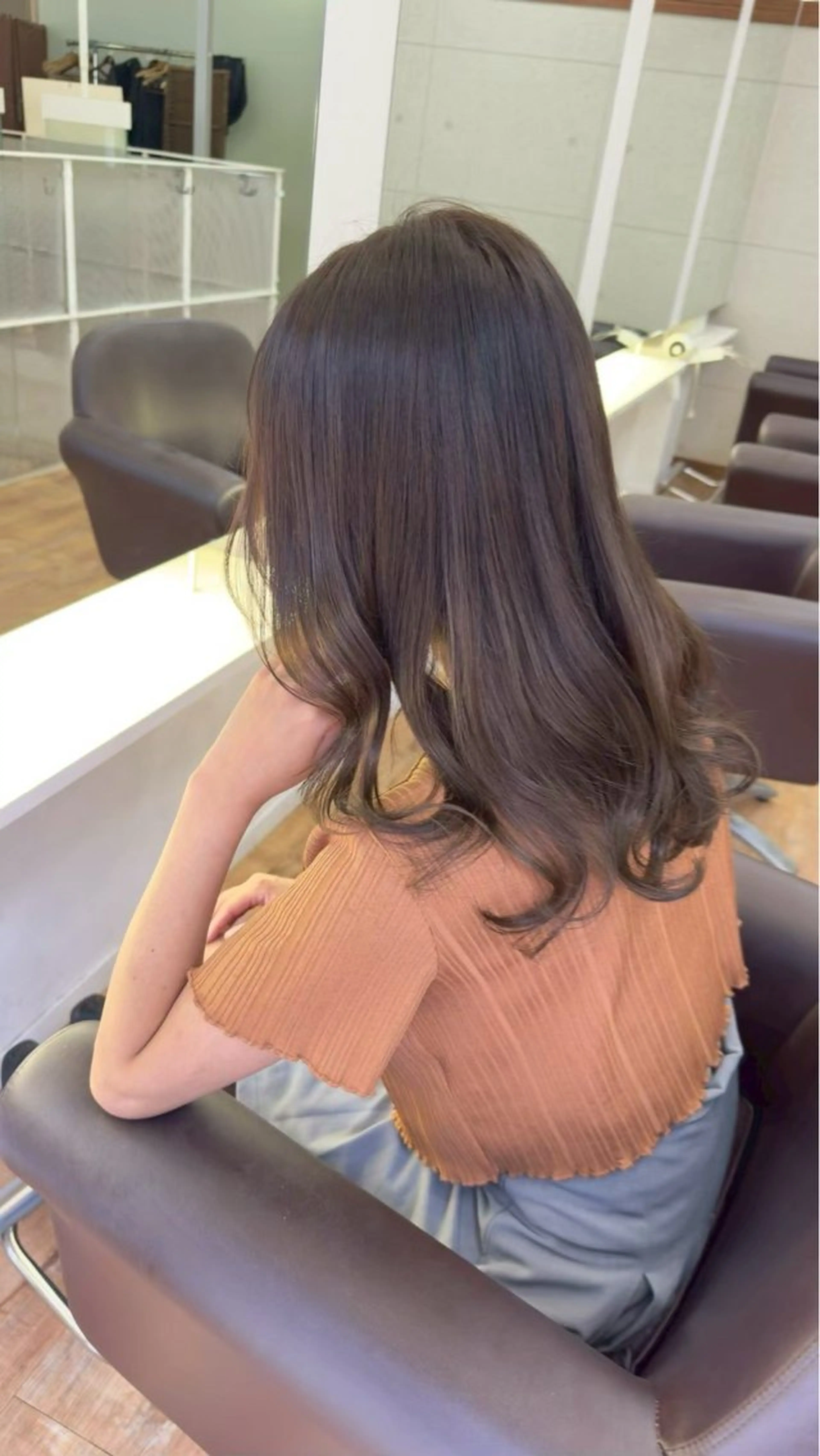 カラー Hip's eyes meiのヘアスタイル