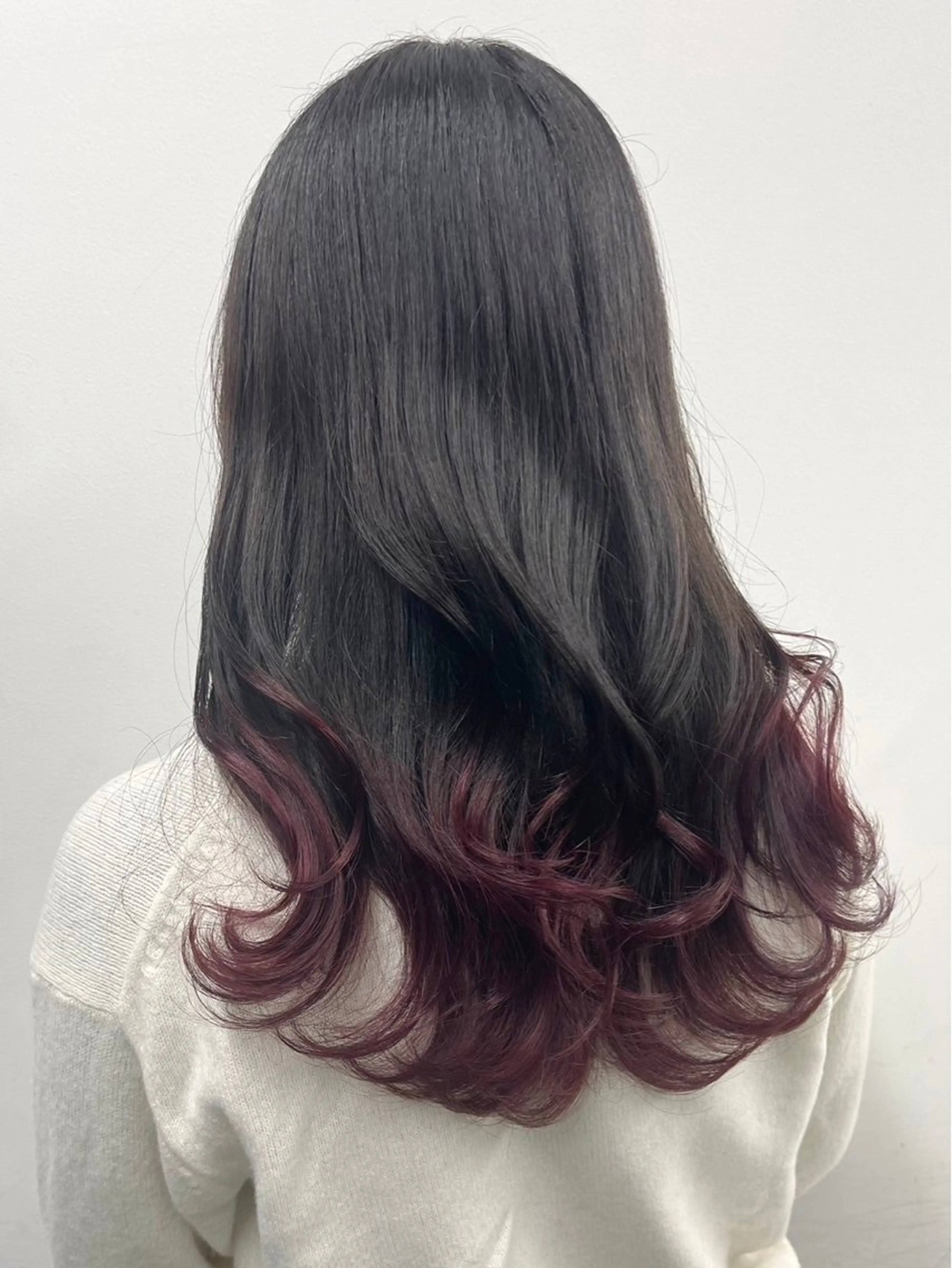 セミロング ✨透明感艶カラー YUKI✨のヘアスタイル