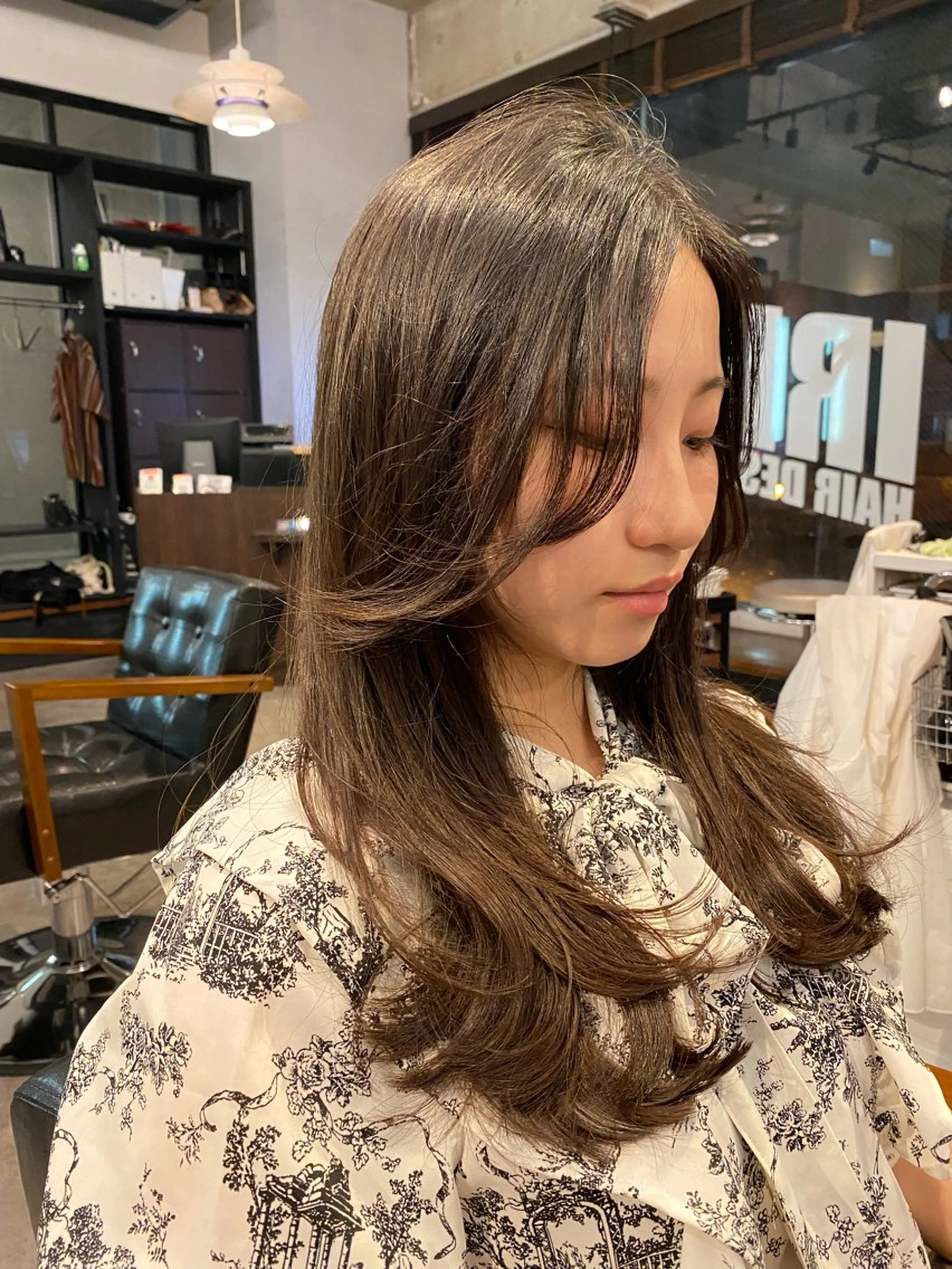 セミロング カラー 透明感カラー グレージュ 顔まわりレイヤー 顔周りカット 韓国風ヘア IRIE HAIR DESIGN所属・IRIE⚡️メンズ/ パーマ⚡️北川聖也のヘアスタイル