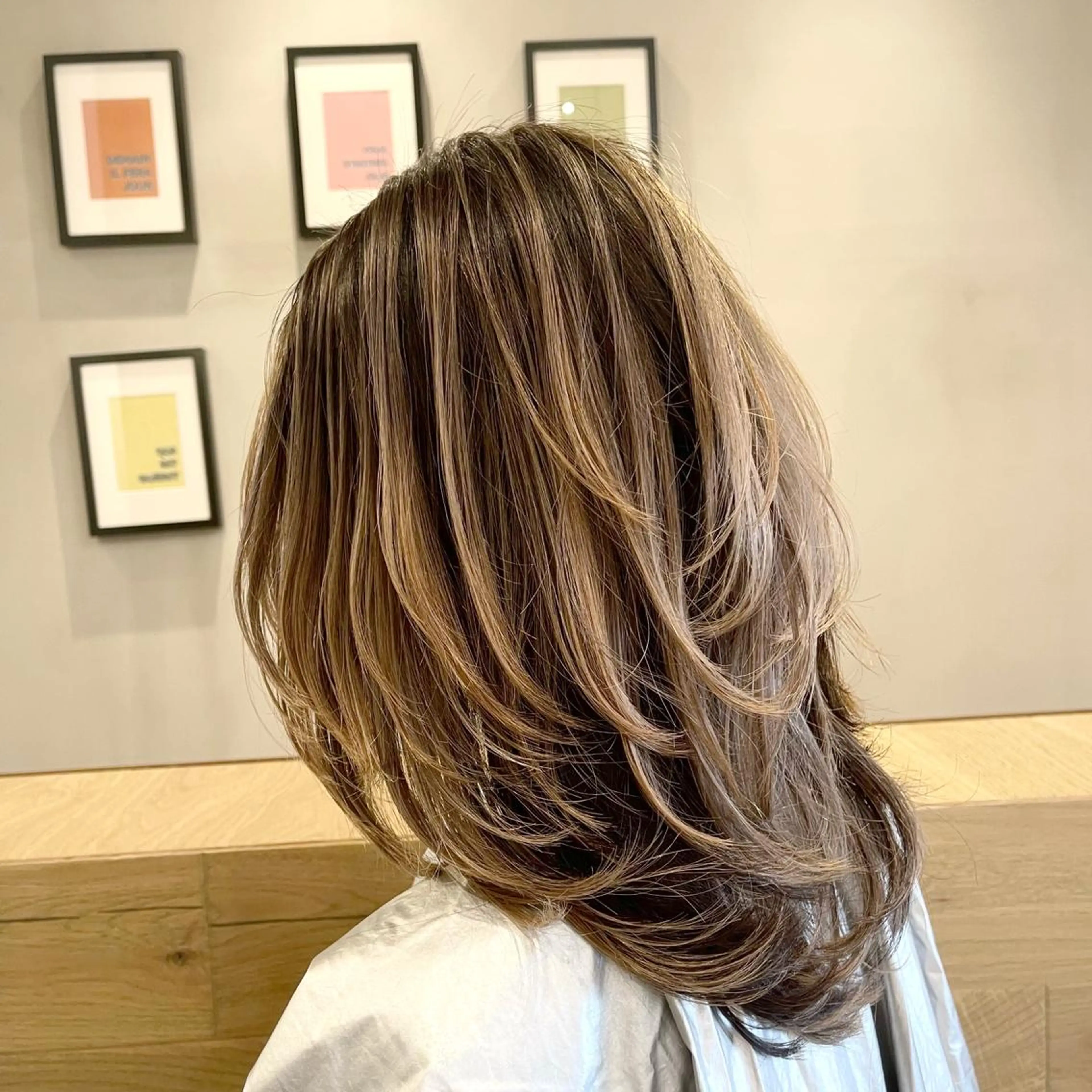 ミディアム 外国人風カラー ハイライト レイヤーカット カット ヘアカラー トリートメント アンドウ ユウ/ レイヤーカット/韓国のヘアスタイル