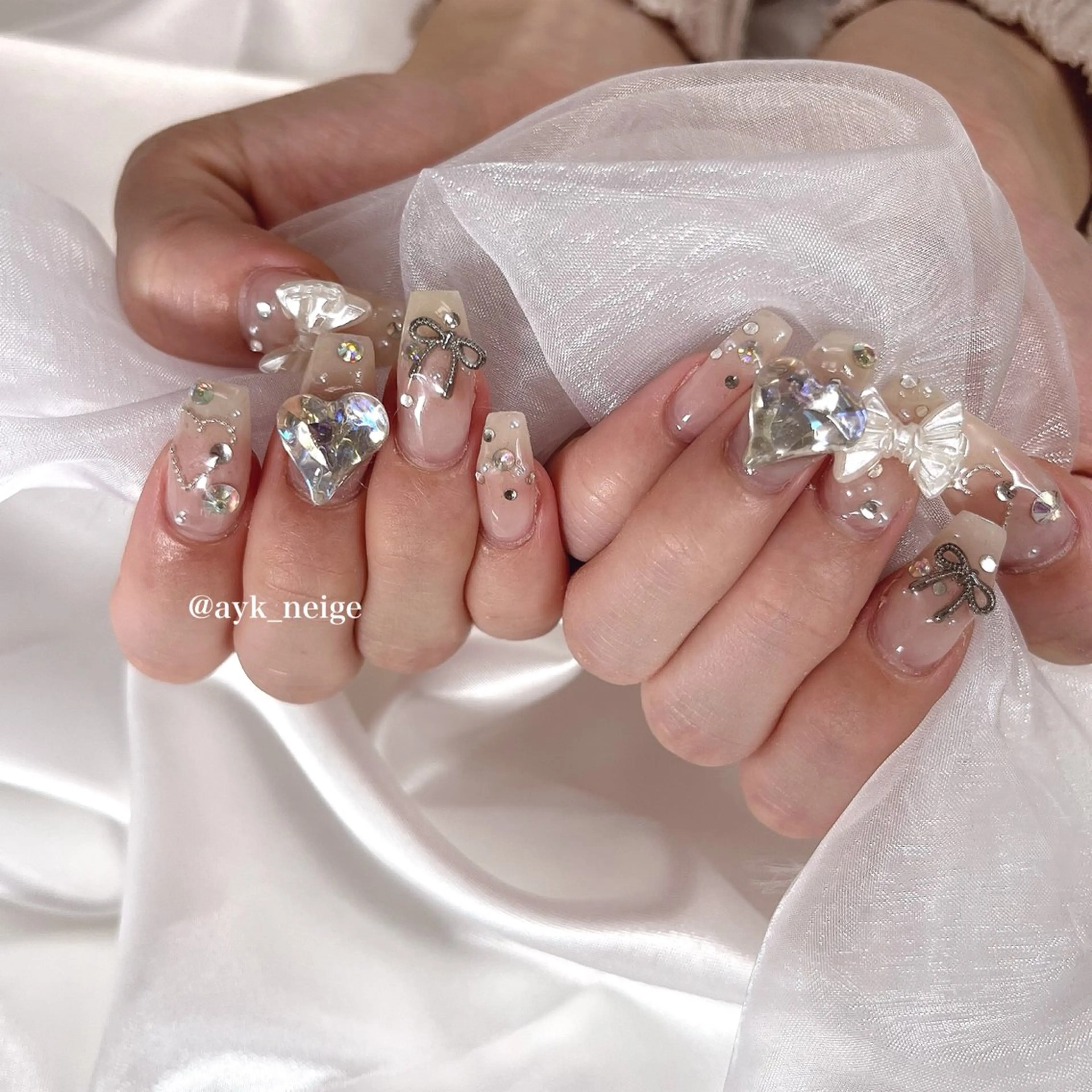 ネイル フットネイル フレンチネイル キラキラネイル 韓国ネイル マグネットネイル n'eige nail所属・大谷 綾香のネイルデザイン