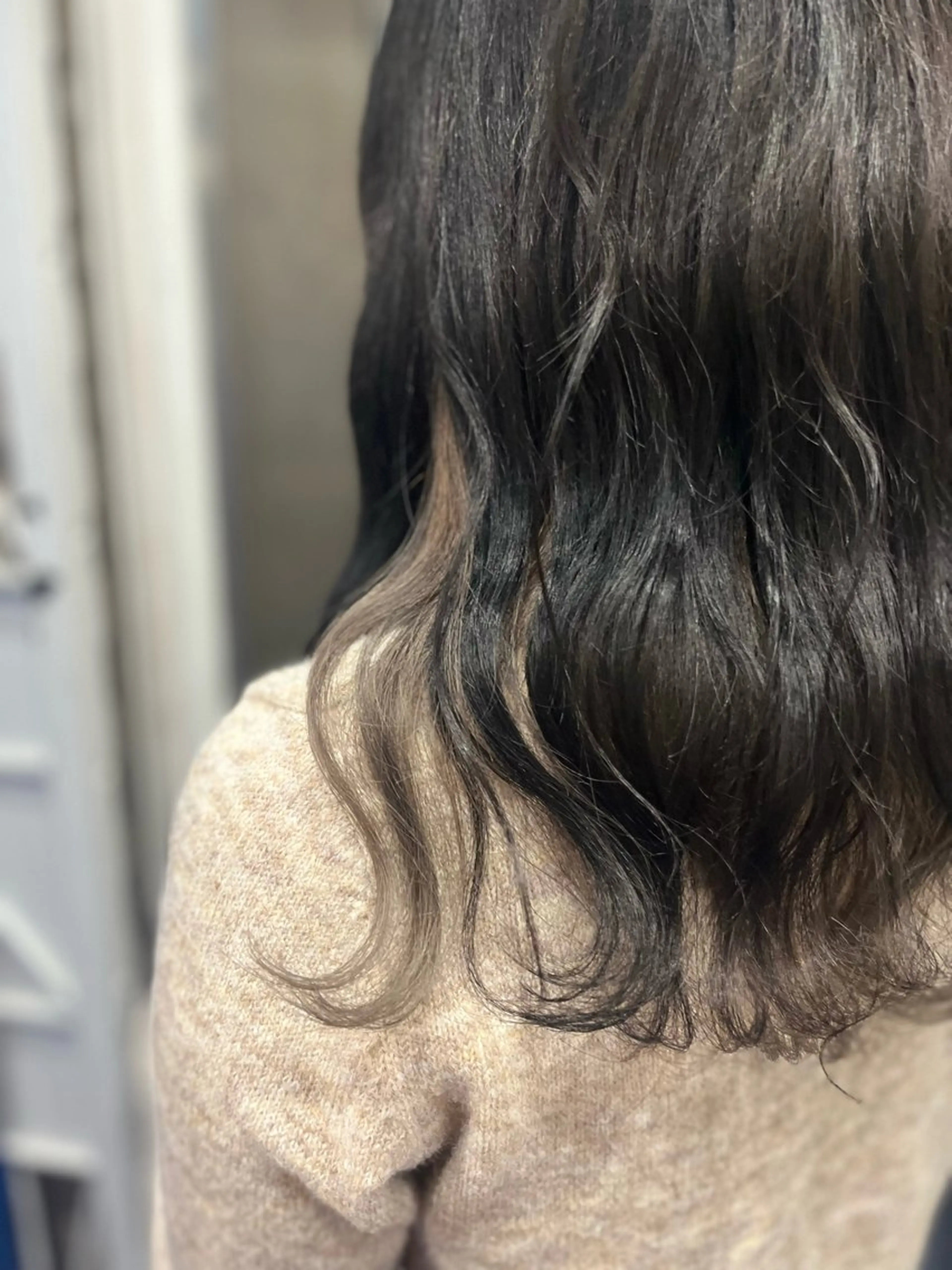 セミロング 縮毛矯正 ヘアカラー white.梅田所属・White梅田  ／ COCOのヘアスタイル