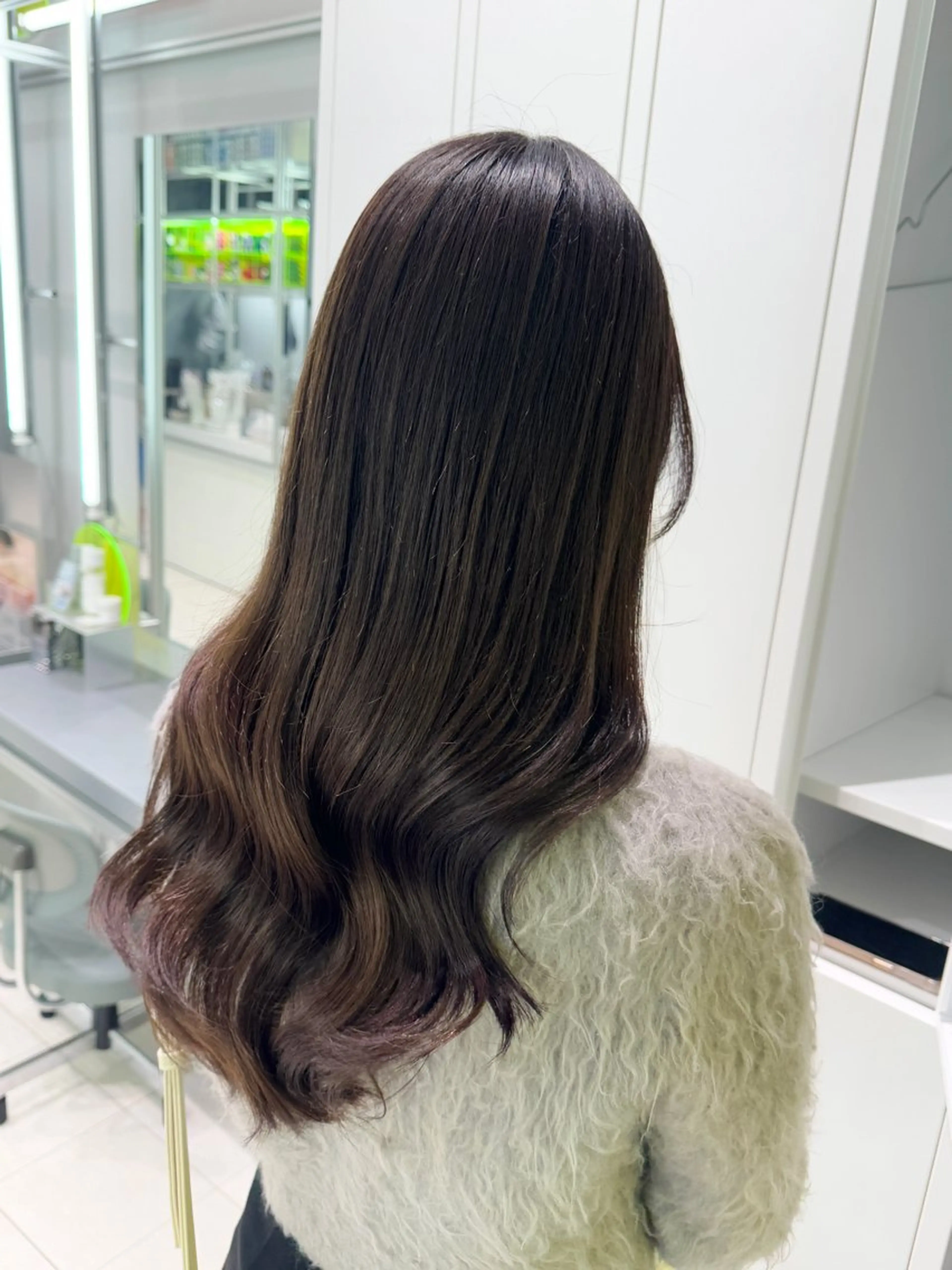 ロング ヘアカラー NORA Journey所属・ブリーチカラー/ブロ ンドレイヤーカットのヘアスタイル