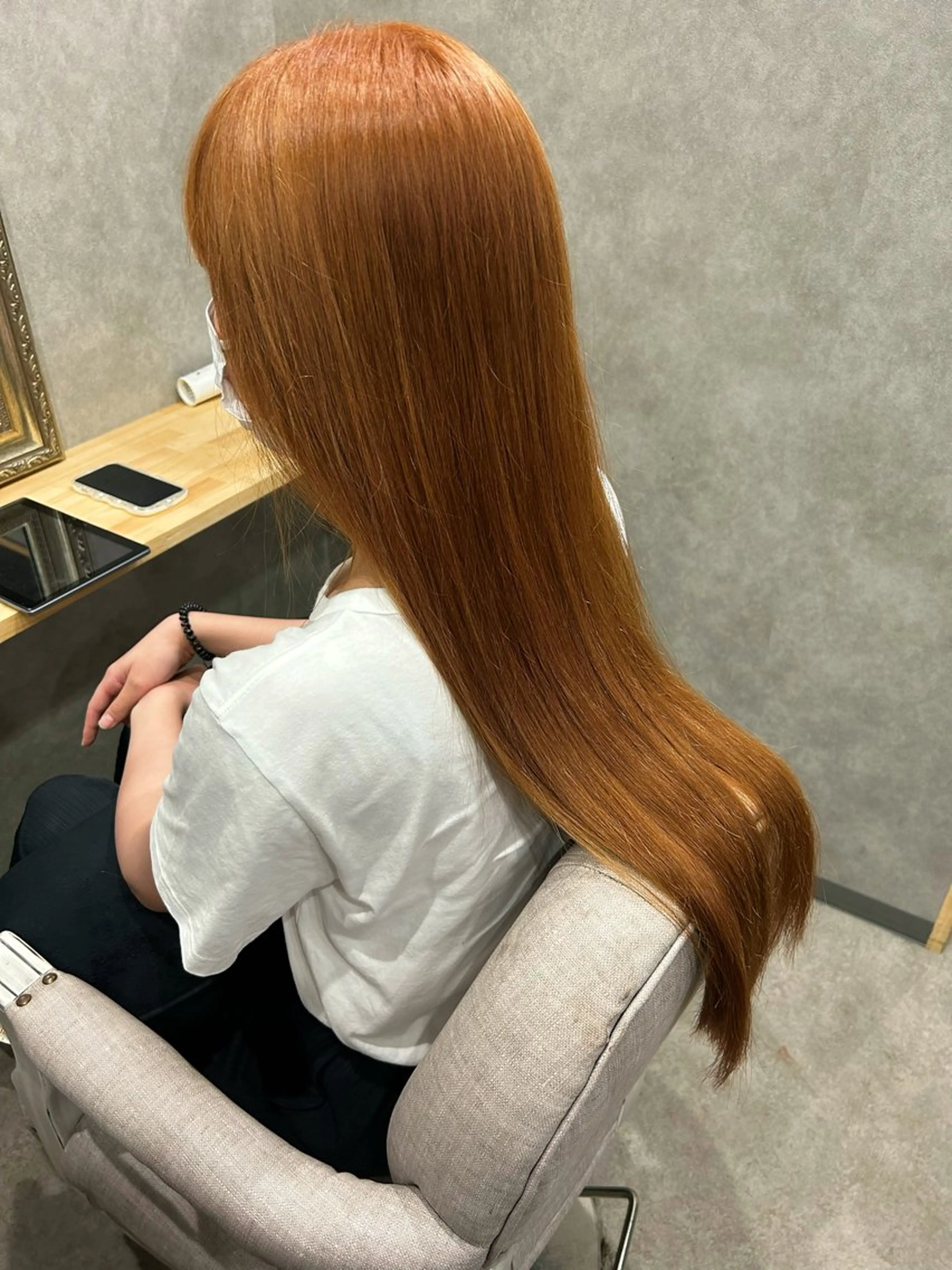 ロング カラー ベージュカラー オレンジ オレンジベージュ ロング ヘアカラー トリートメント 廣瀬 あずさのヘアスタイル