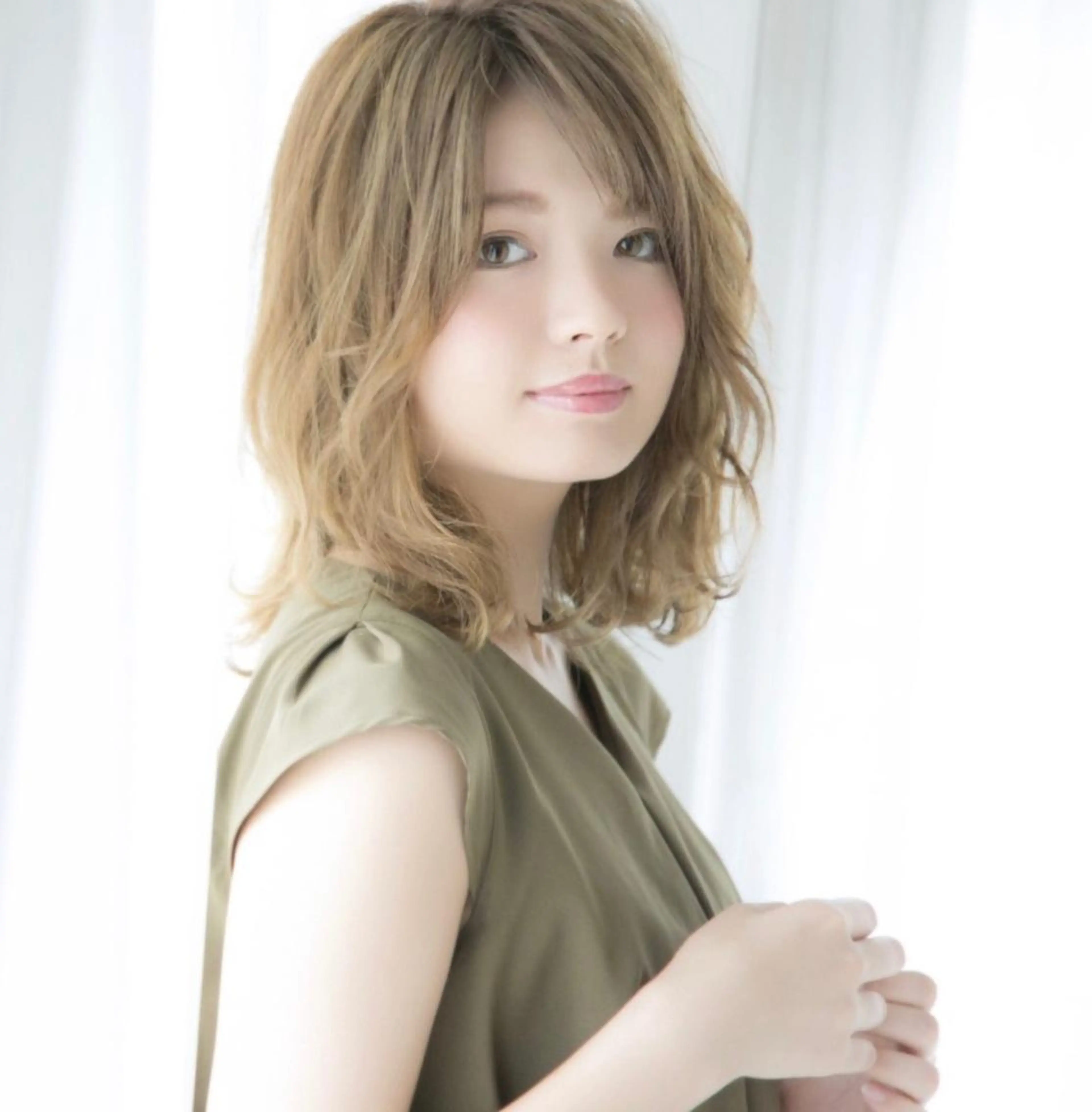 ミディアム カット ヘアカラー トリートメント lond strada所属・🌟モテ髪ショート 🌟店長 津賀涼のヘアスタイル