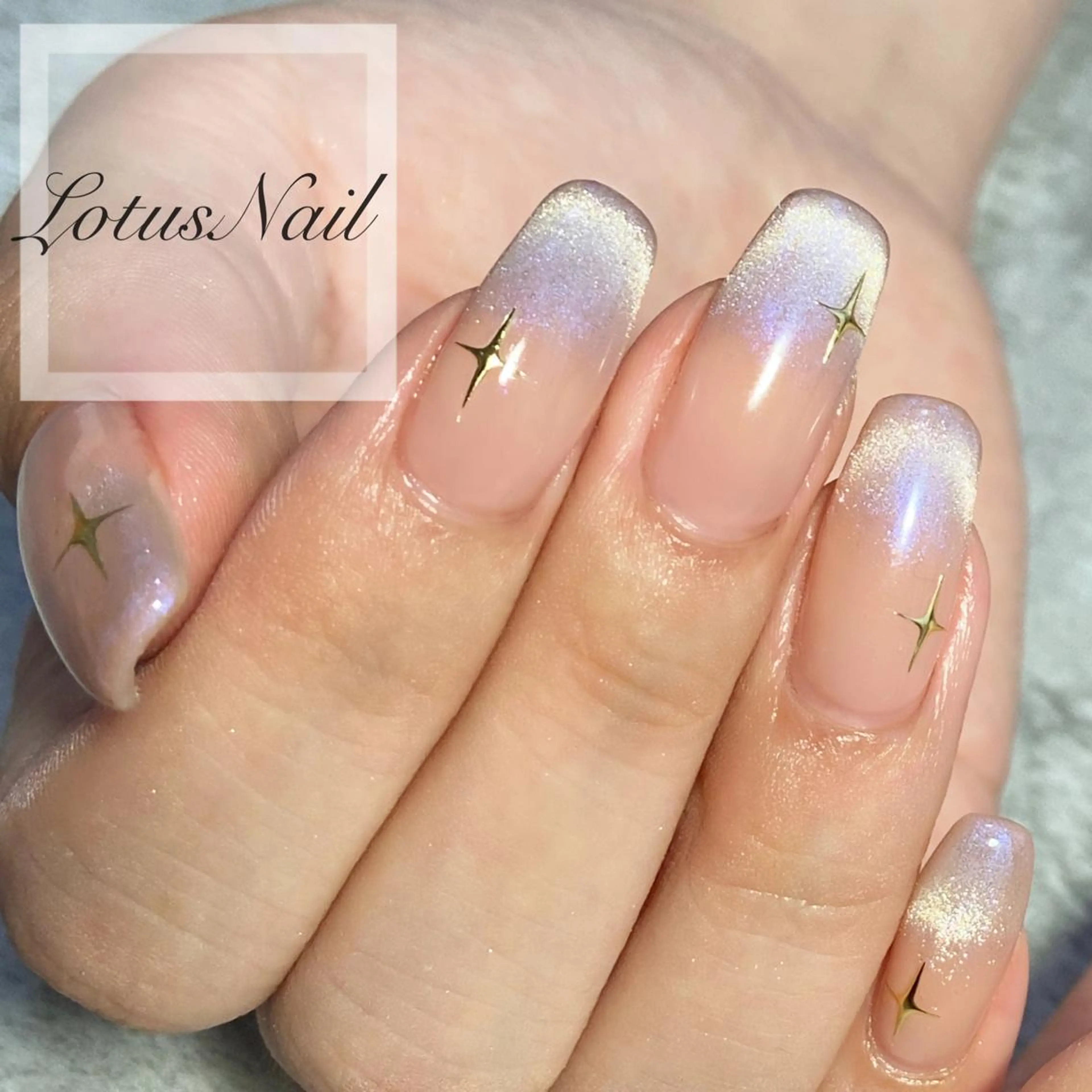 ネイル フレンチネイル マグネットネイル マグネットフレンチ ハンドネイル Lotus Nailのネイルデザイン