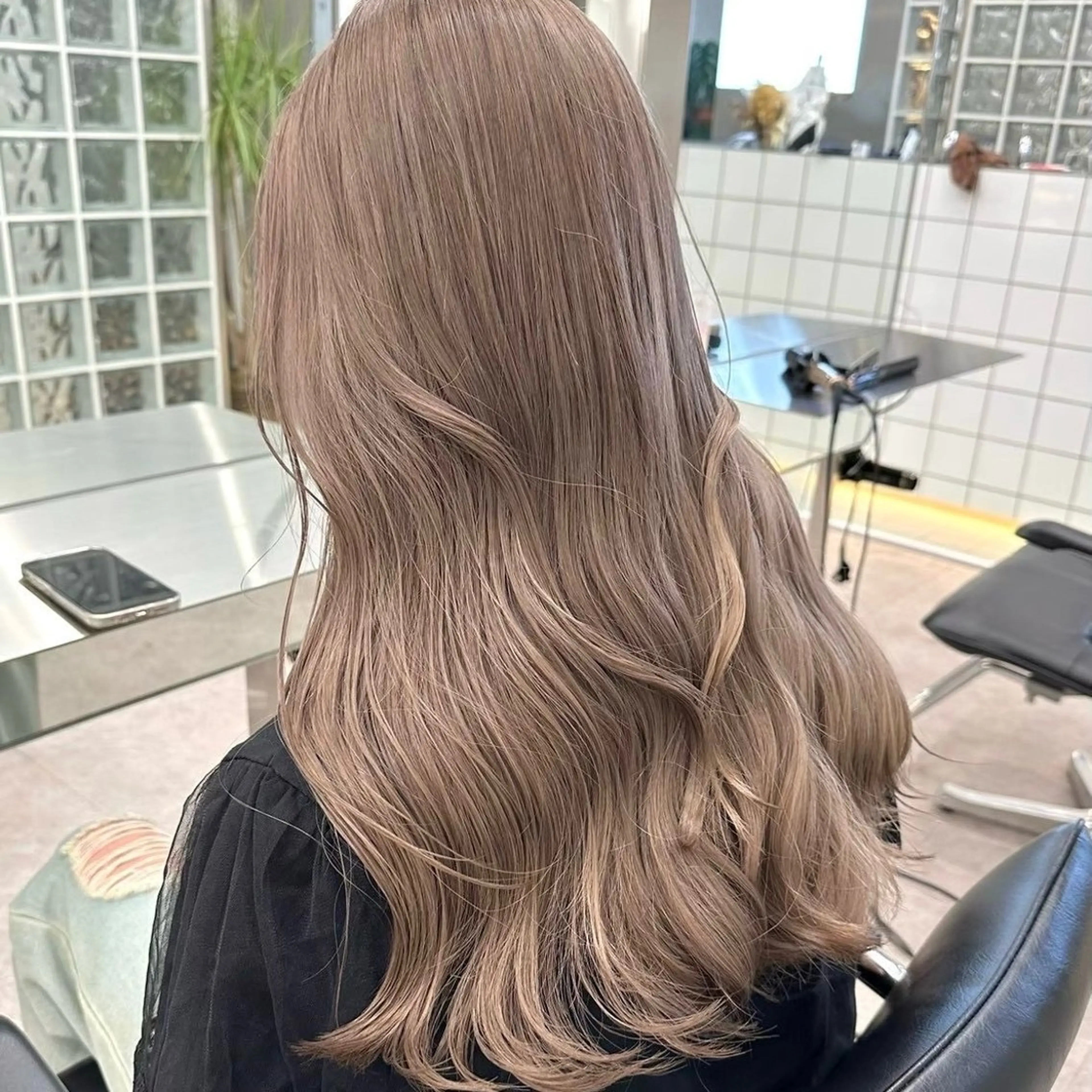 ロング カラー ブリーチ 透明感カラー ヘアカラー ミルクティーベージュ 🩰🤎miharuのヘアスタイル