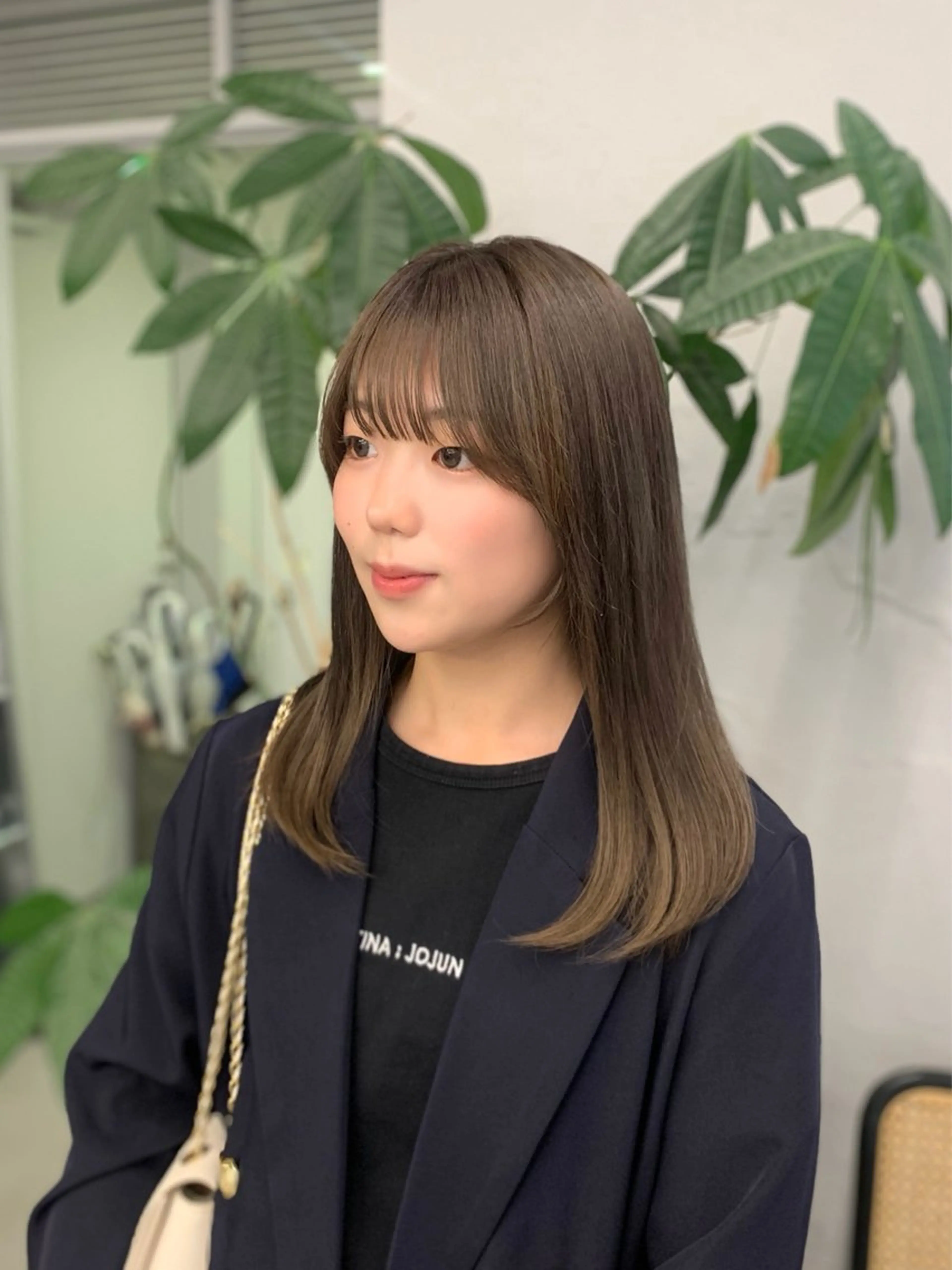 ミディアム shes茶屋町アリサ 🎀顔周り×韓国風のヘアスタイル