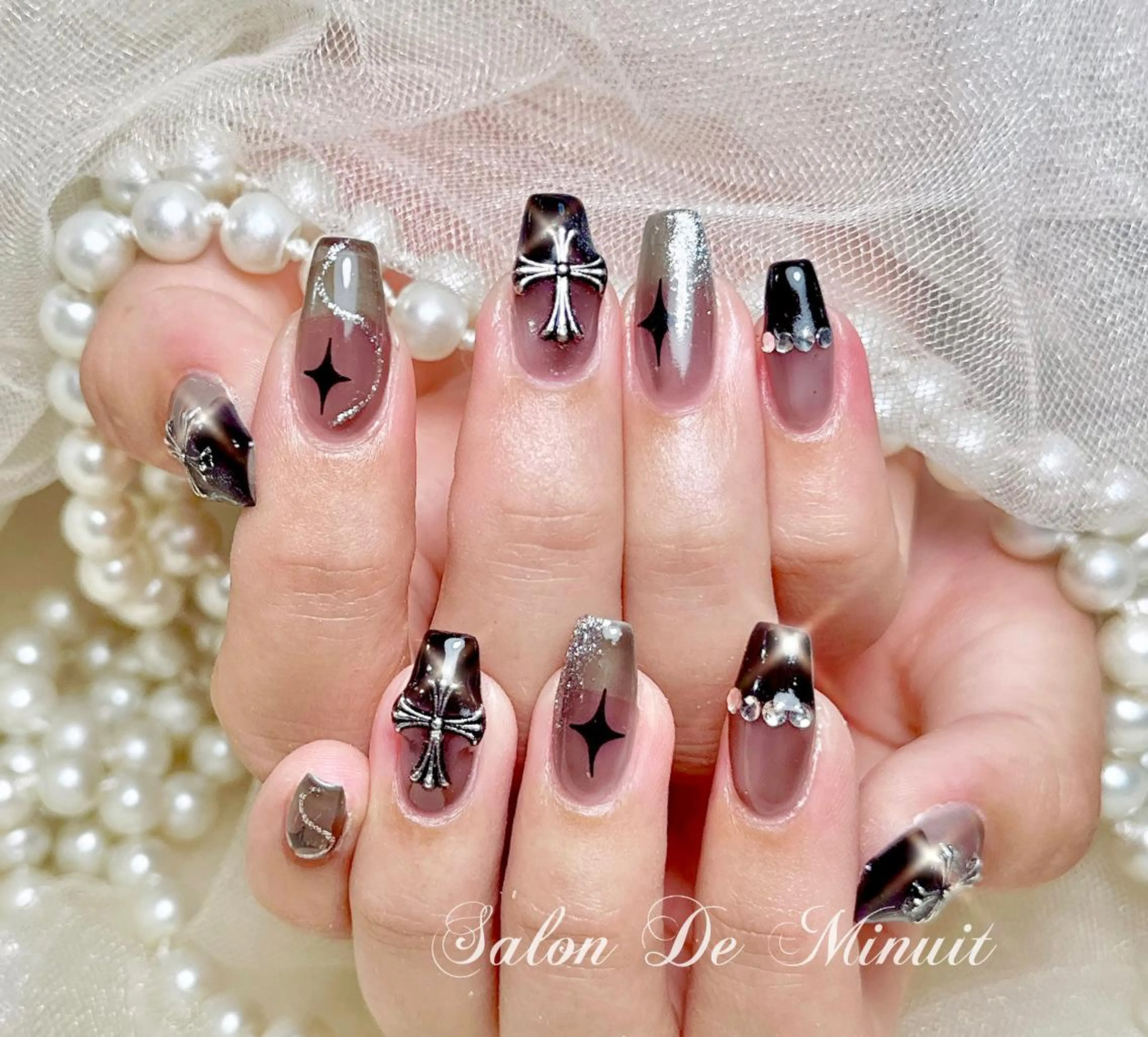 ネイル ハンドネイル ハンドケア Salon de Minuit🦩のネイルデザイン