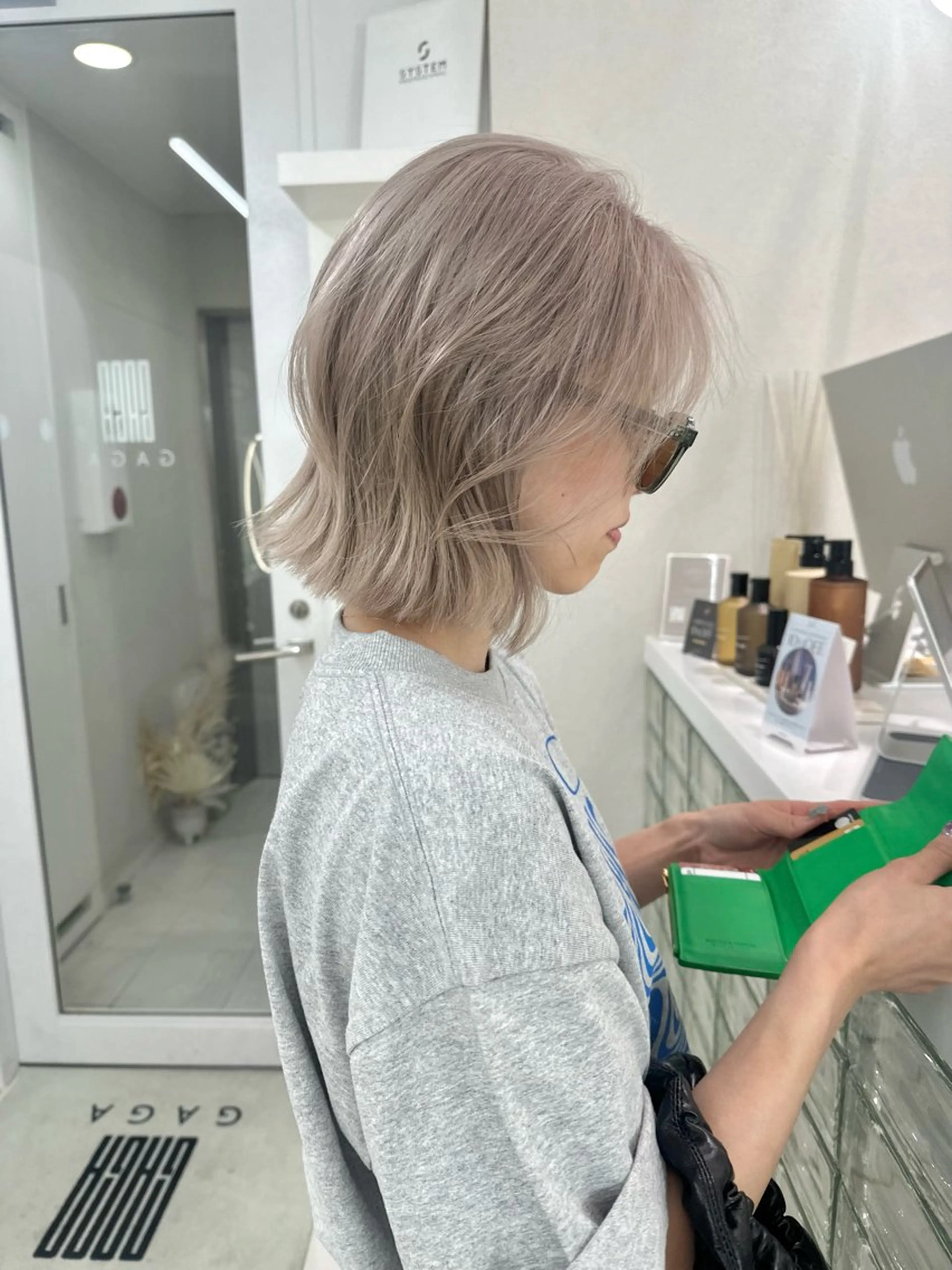 ショート ヘアカラー ハイトーンボブ Mizuki.のヘアスタイル