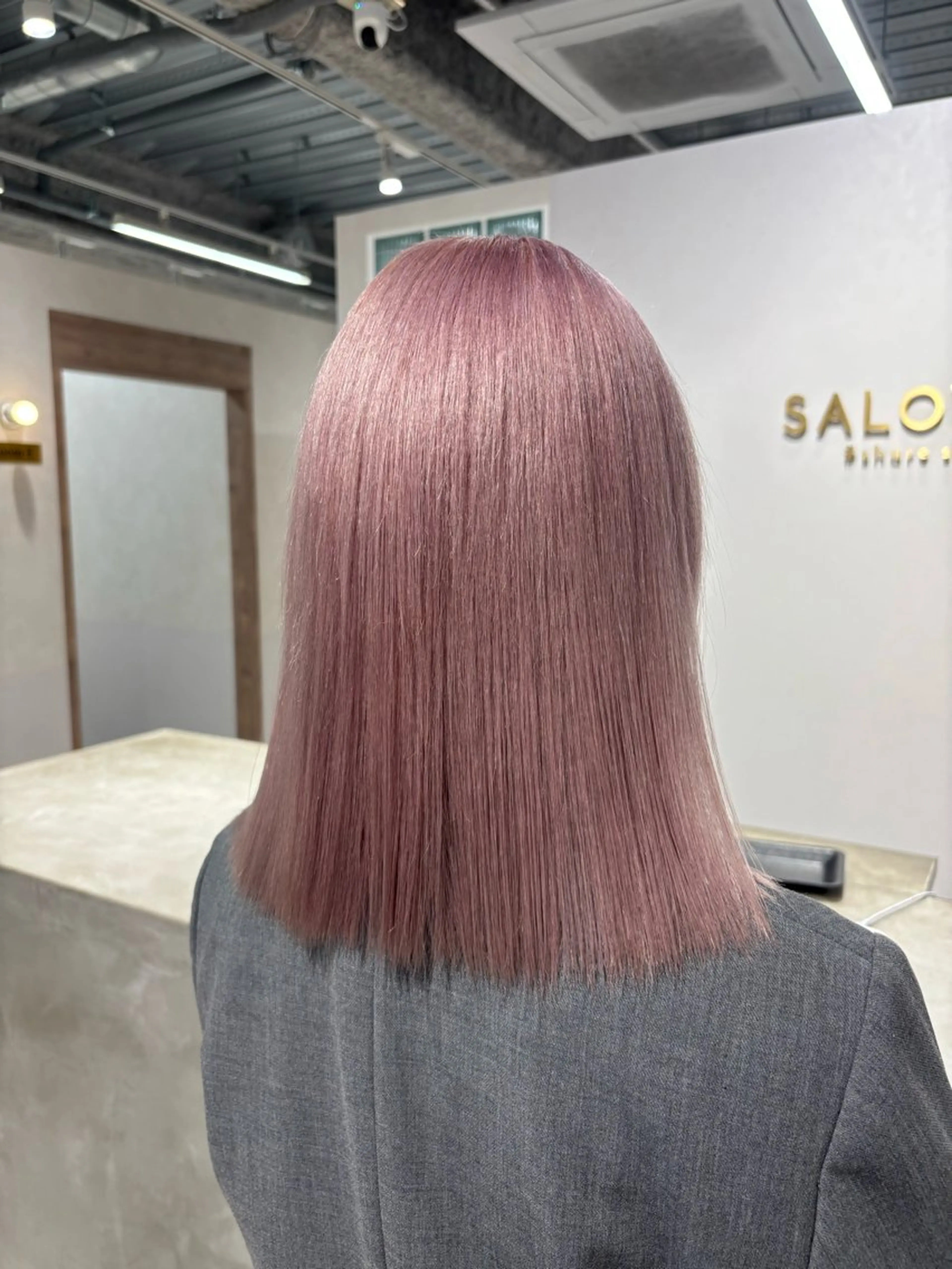 ミディアム ヘアカラー 吉澤 愛心のヘアスタイル