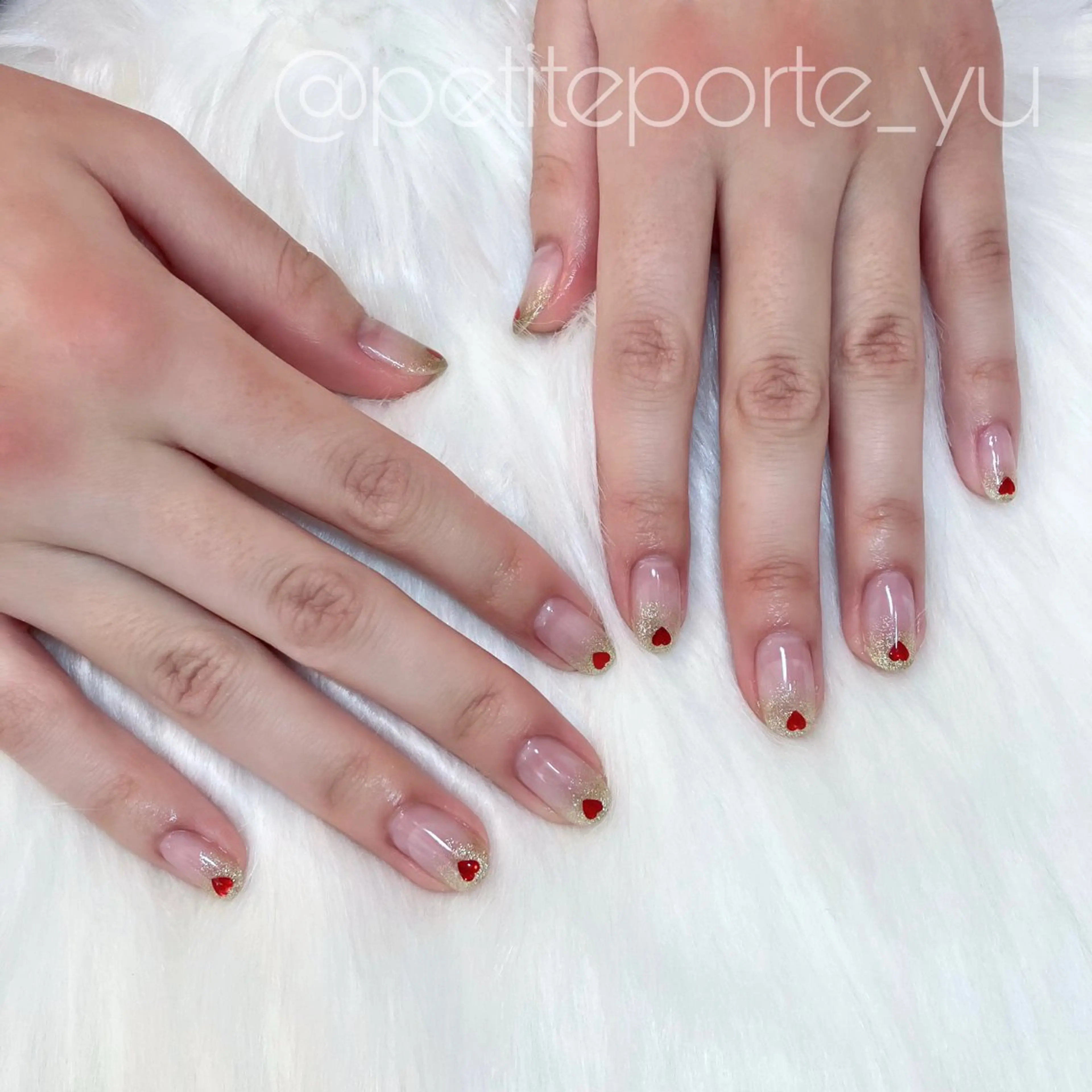 ネイル ゴールド ハート ラメ(グリッター) ラメグラデーション 赤色 ハンドネイル nailsalon petite porte所属・petite porteのネイルデザイン