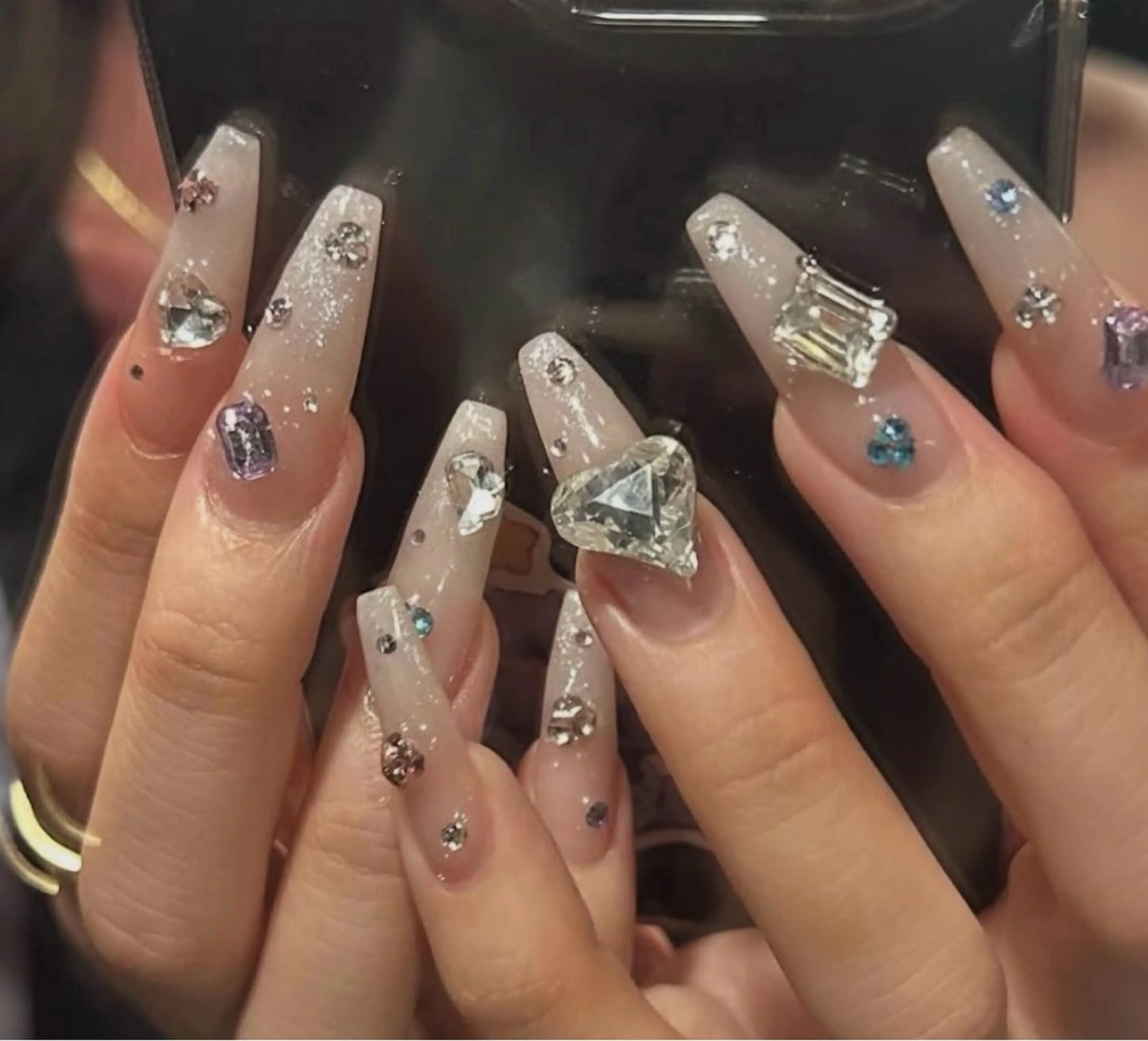 ネイル キラキラネイル 韓国ネイル シンプルネイル ネイルチップ ワンホンネイル ハンドネイル Ryunail所属・Ryu Nail Shinokuboのネイルデザイン