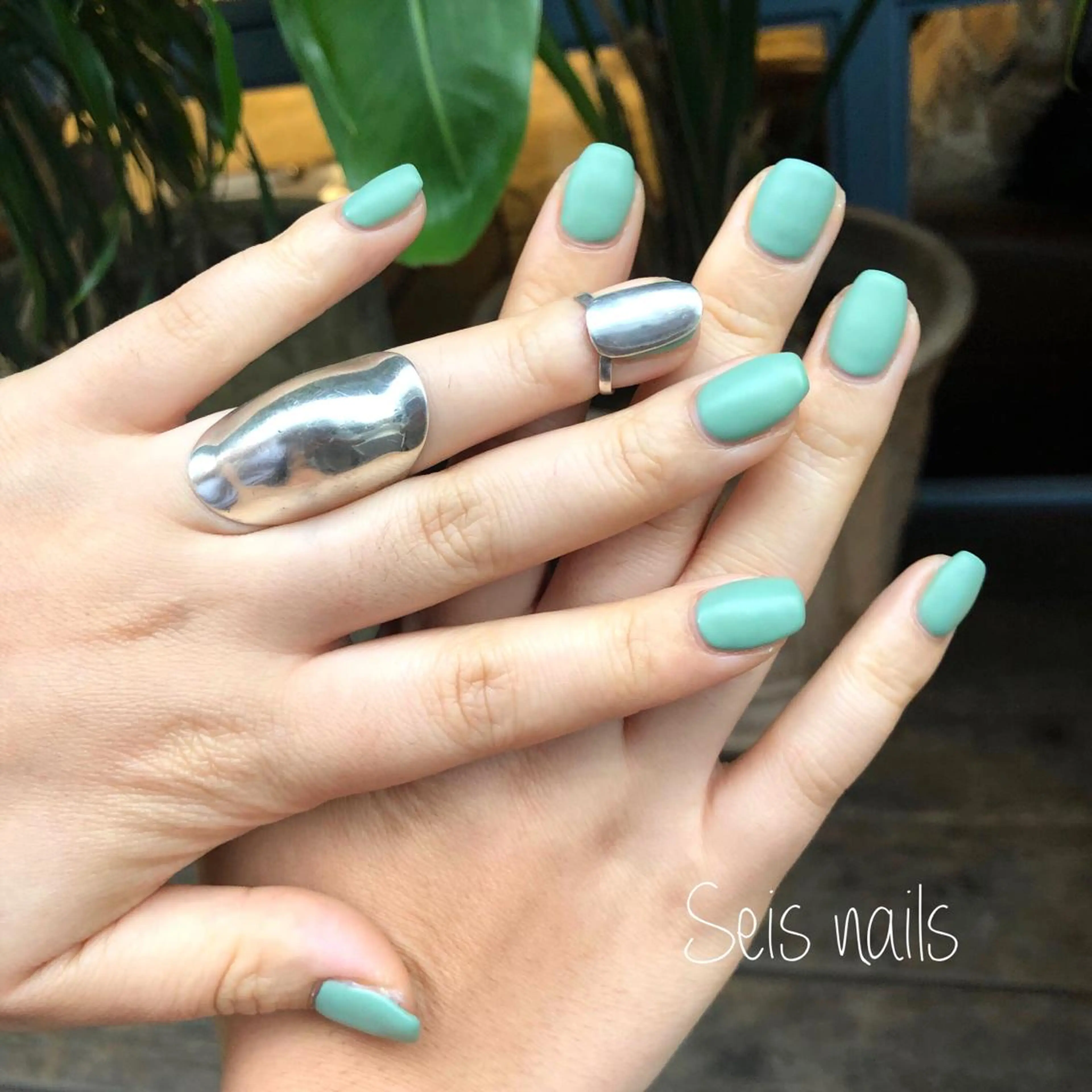 ネイル ハンドネイル Seis Shihoのネイルデザイン