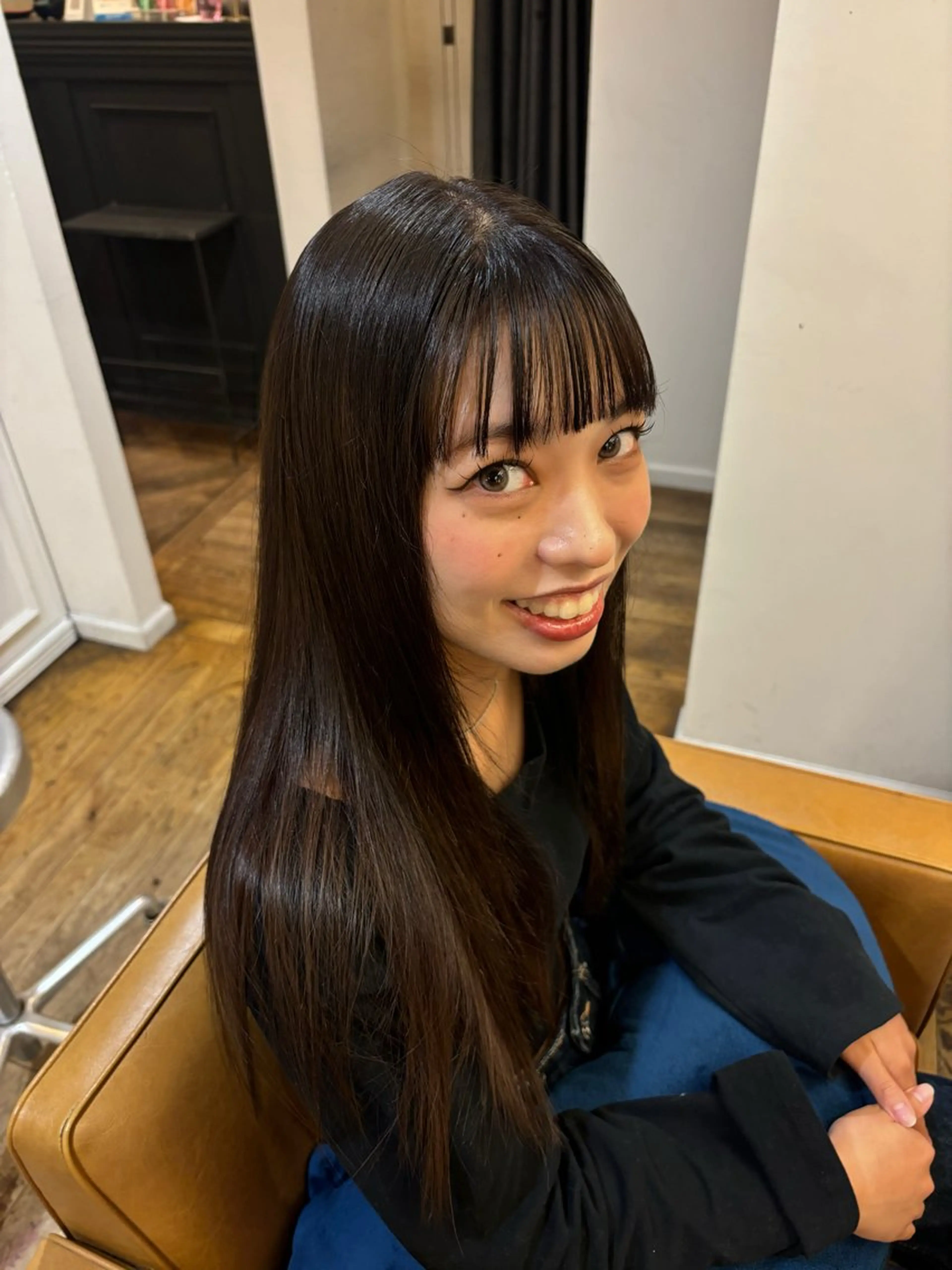 ロング カラー 栗林 茉那のヘアスタイル