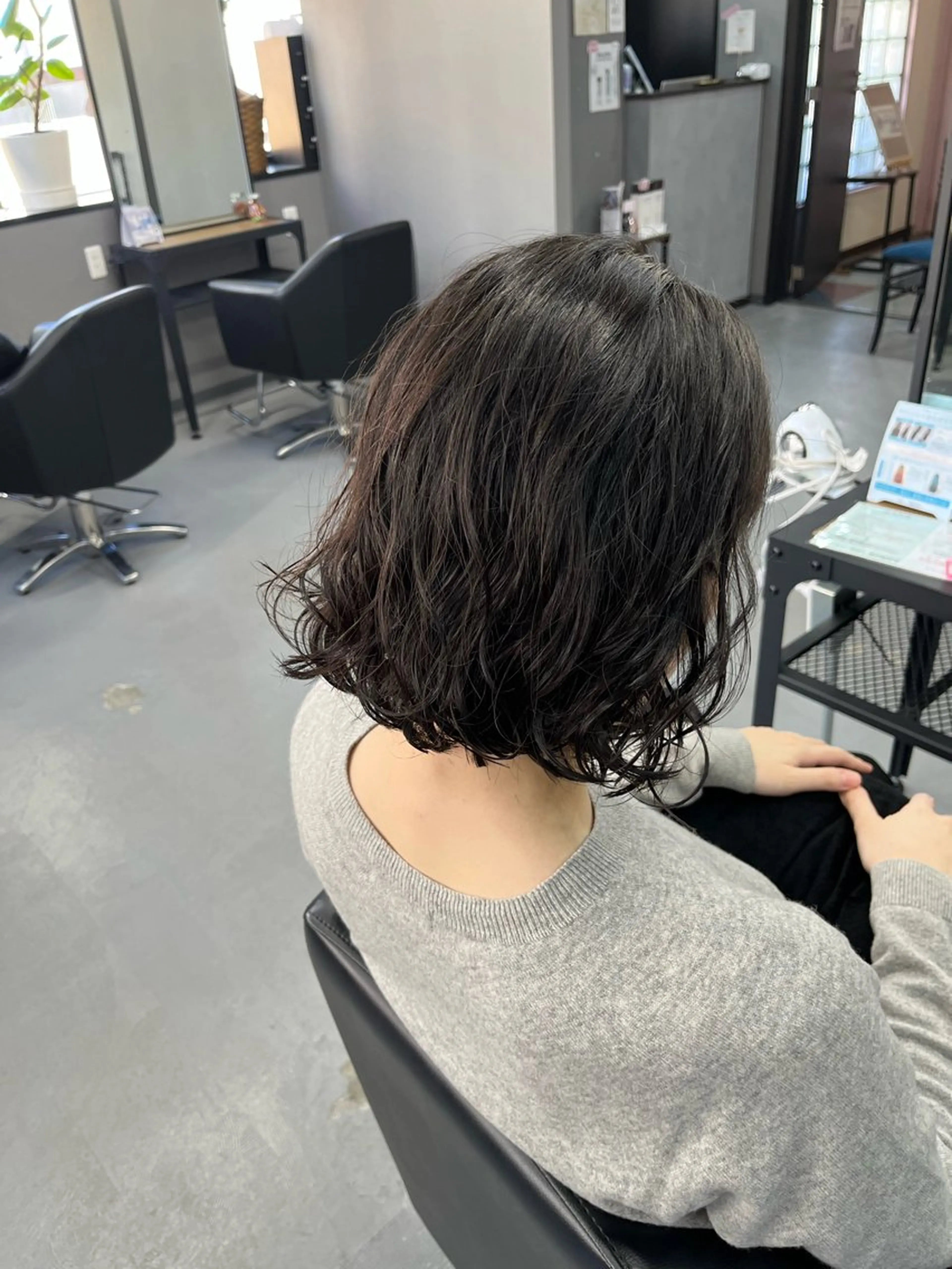 ミディアム メノン ナナのヘアスタイル