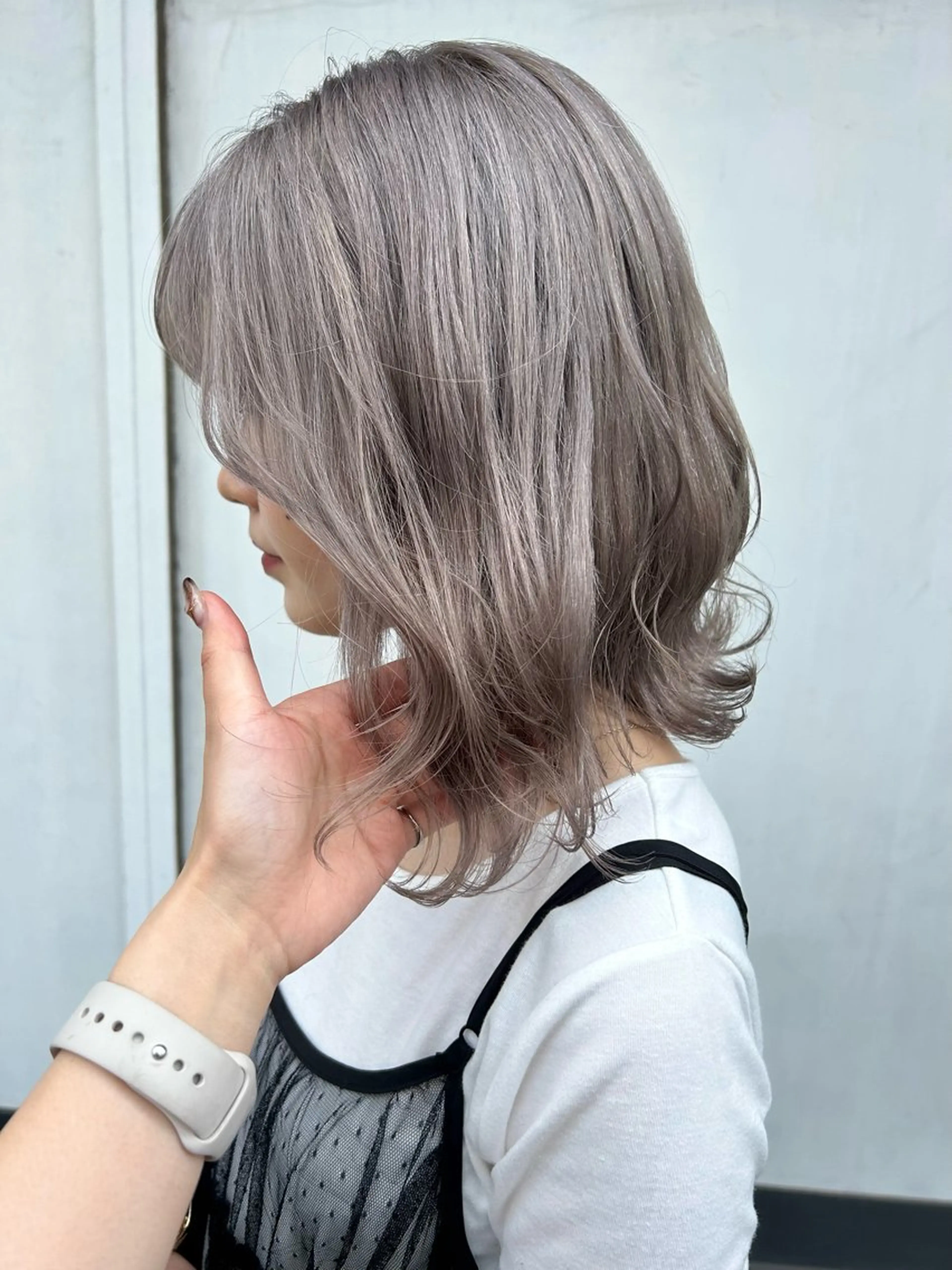 ミディアム W所属・小林 朋花のヘアスタイル