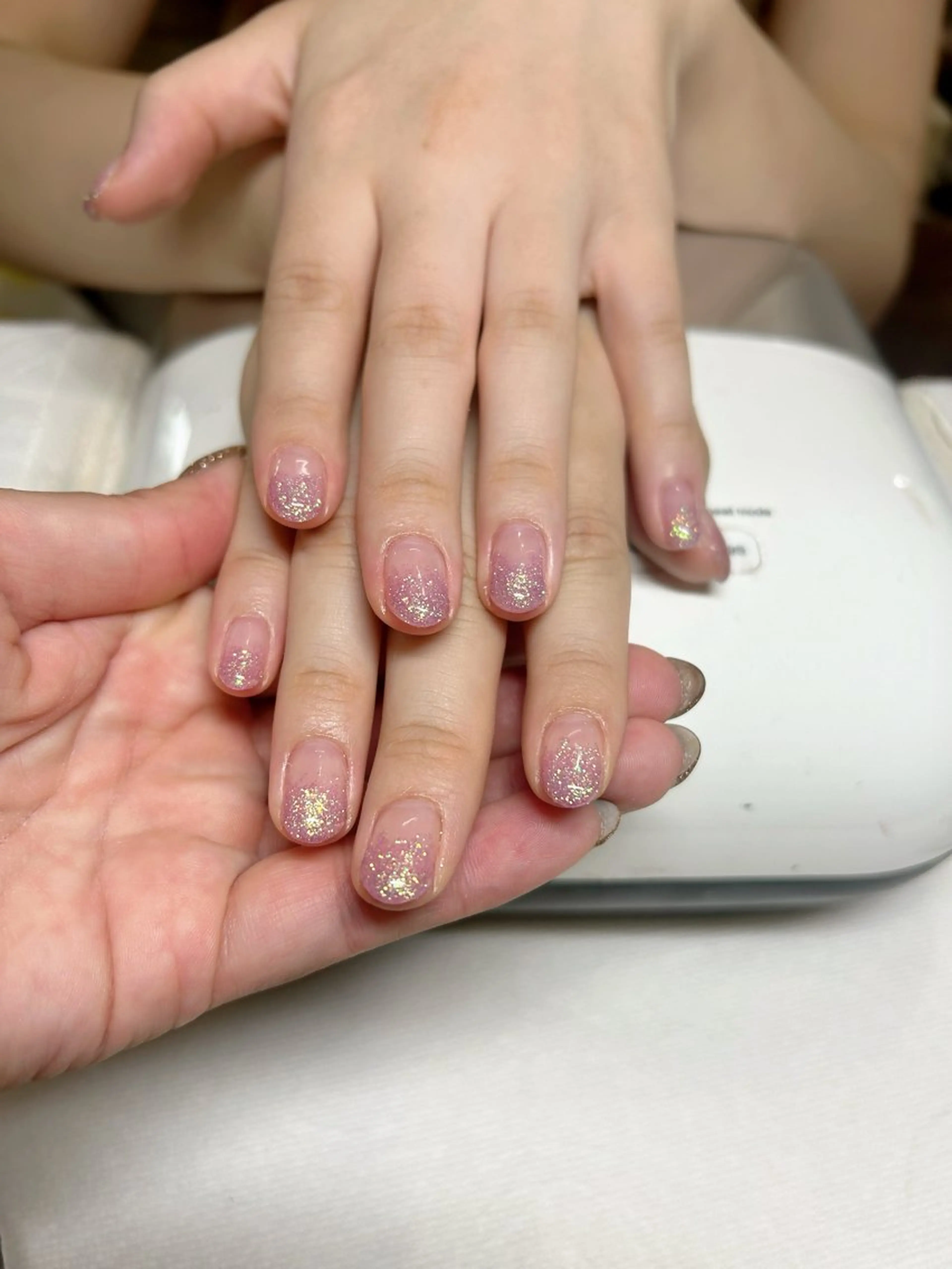 ネイル ラメ(グリッター) ラメグラデーション パープル ハンドネイル nail salon＆school felice所属・フェリーチェ瑞江店 新山のネイルデザイン