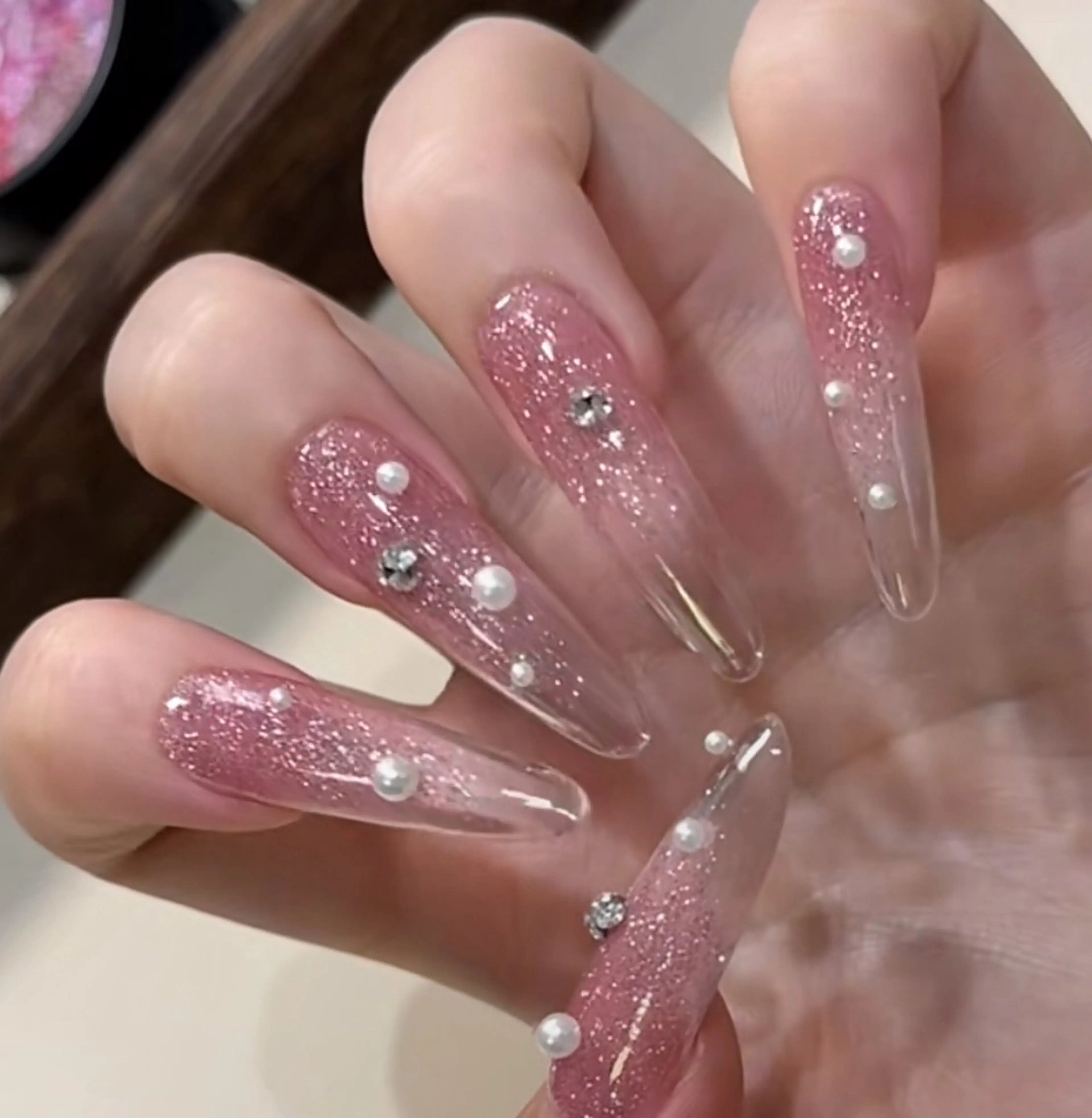 ネイル ボルドー ブラウン マグネットネイル ニュアンスネイル シンプルネイル ハンドネイル iNEKO所属・Lee Leeのネイルデザイン