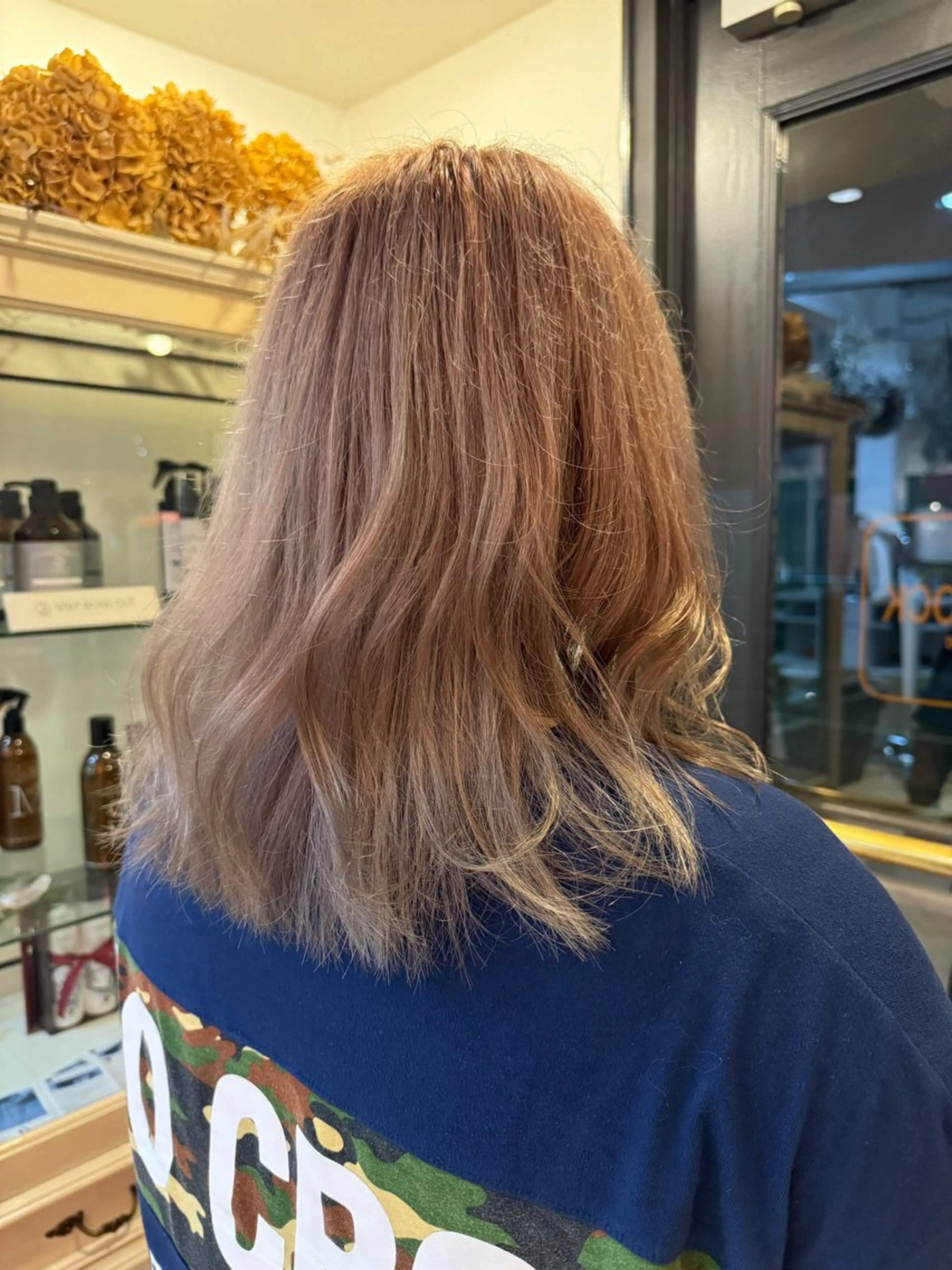 全頭ブリーチ、オンカラー　女性限定の写真