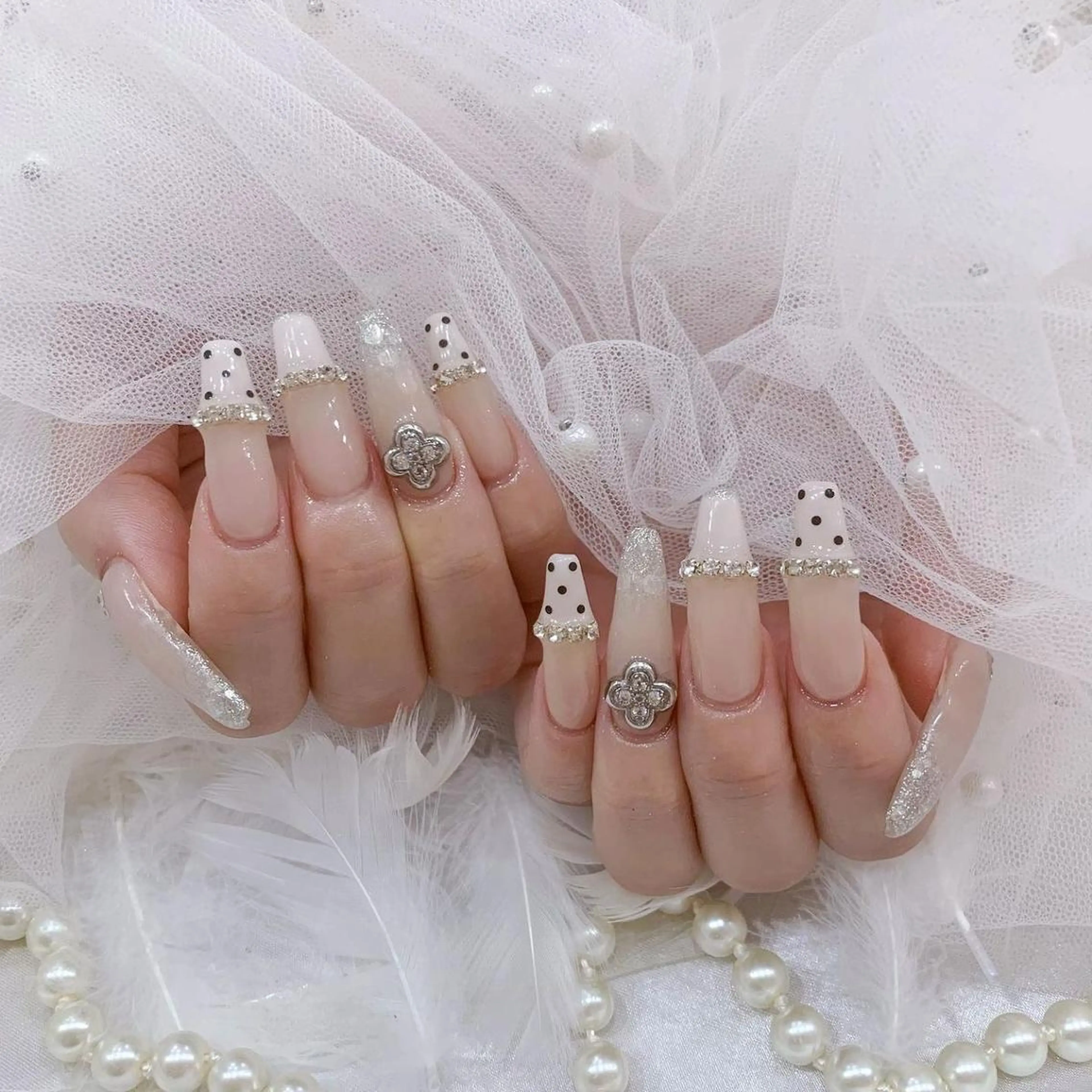 ネイル 長さ出し フレンチネイル グラデーション 卒業式 マグネットネイル ハンドネイル MIHANA NAILのネイルデザイン