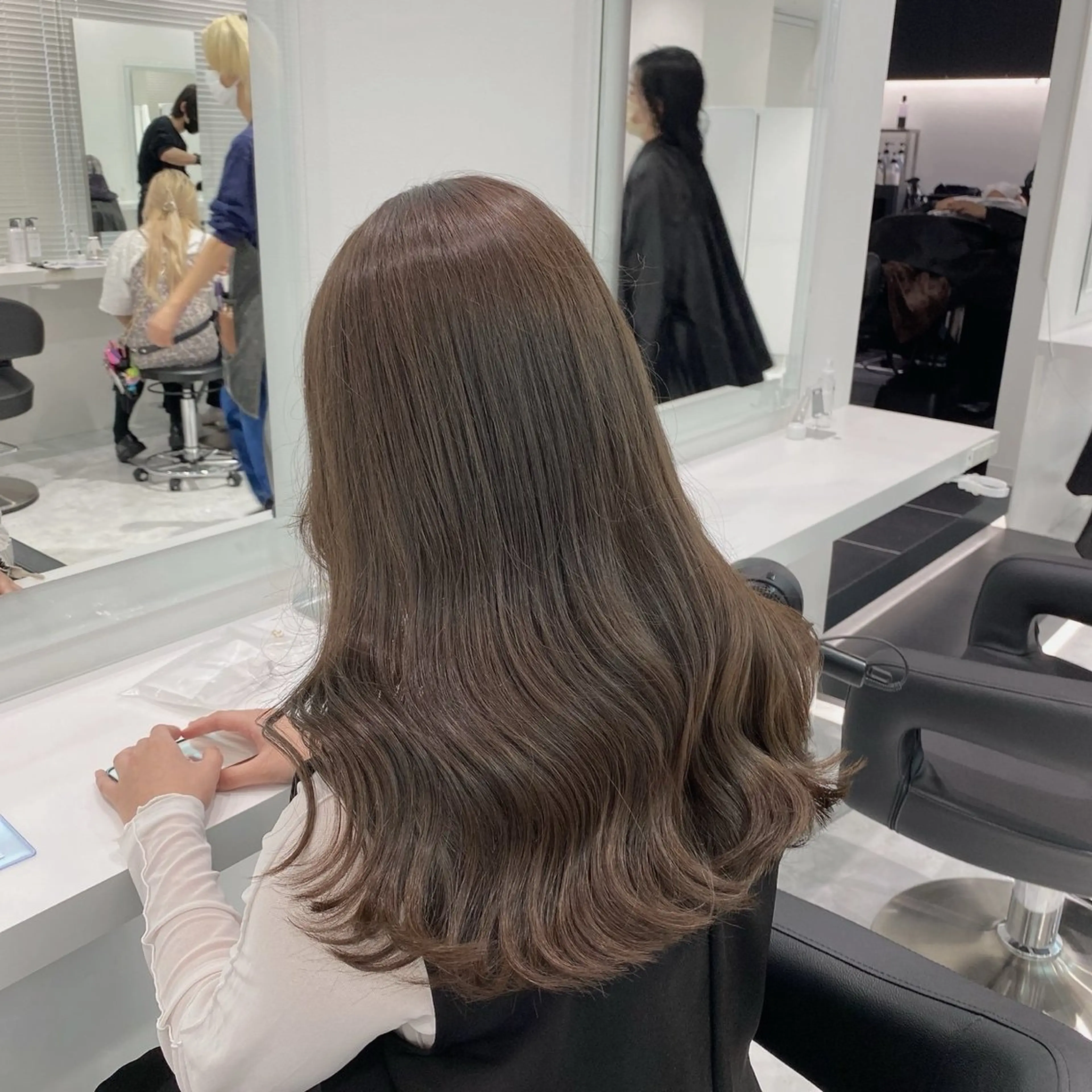 ロング カラー 赤みなし艶カラー🍈 ユウナ🍈🤍のヘアスタイル