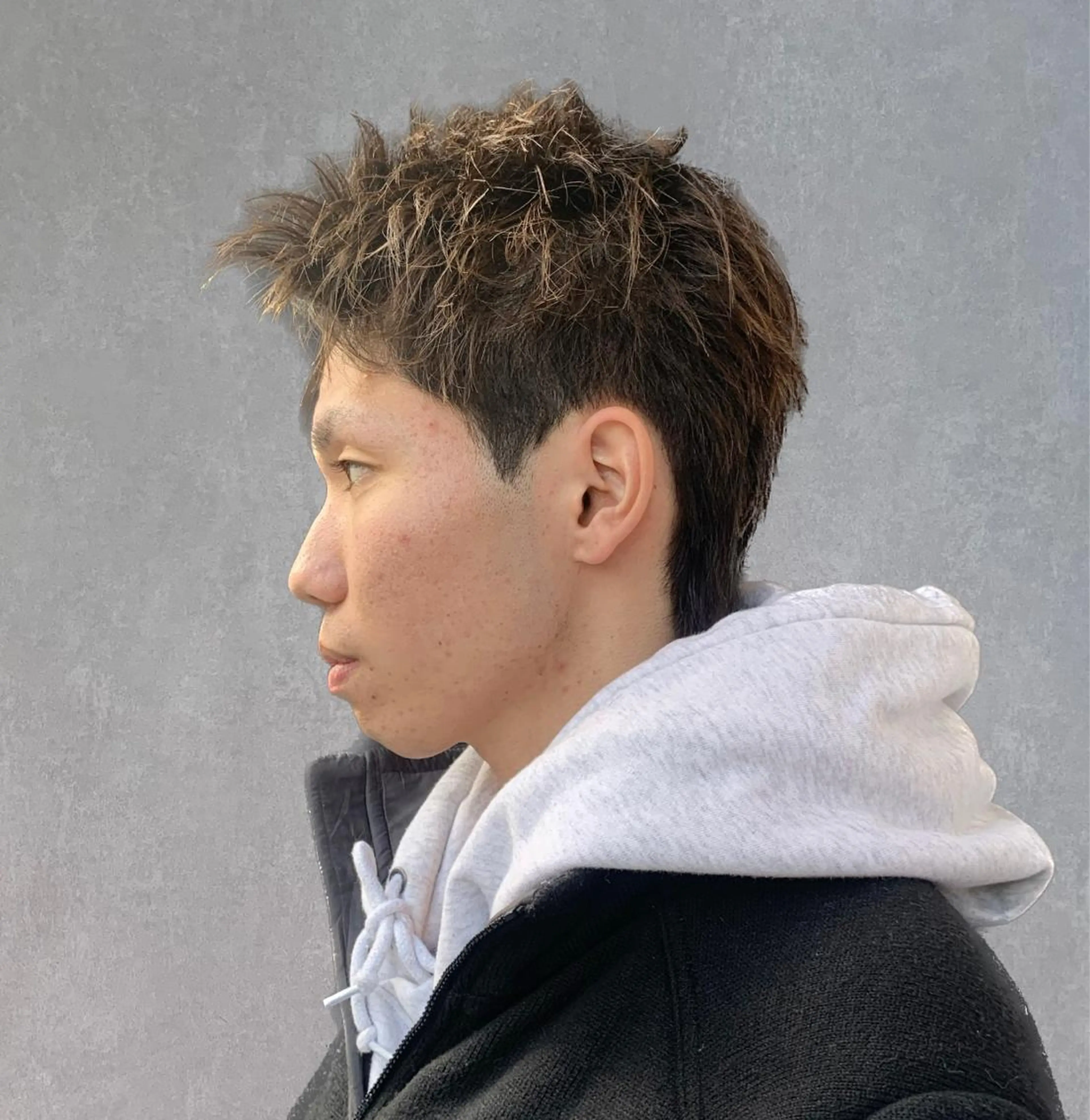 メンズ センターパート マッシュ メンズパーマ ツーブロック 刈り上げ 濱口 健慎のヘアスタイル
