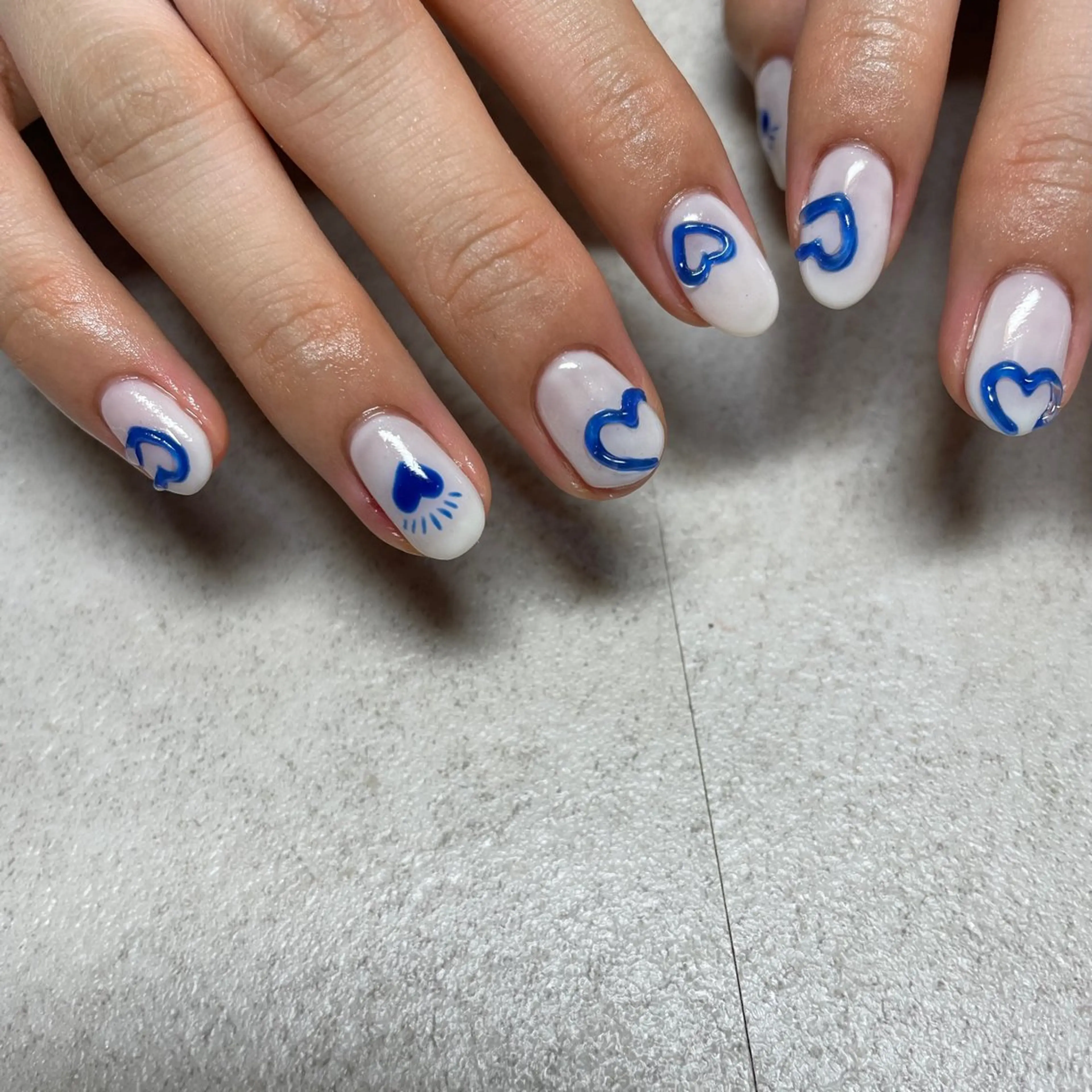 ネイル ブルー ハート 韓国ネイル 夏ネイル ホワイト ハンドネイル acs.n所属・ネイル,耳つぼ 風間すみれのその他イメージ