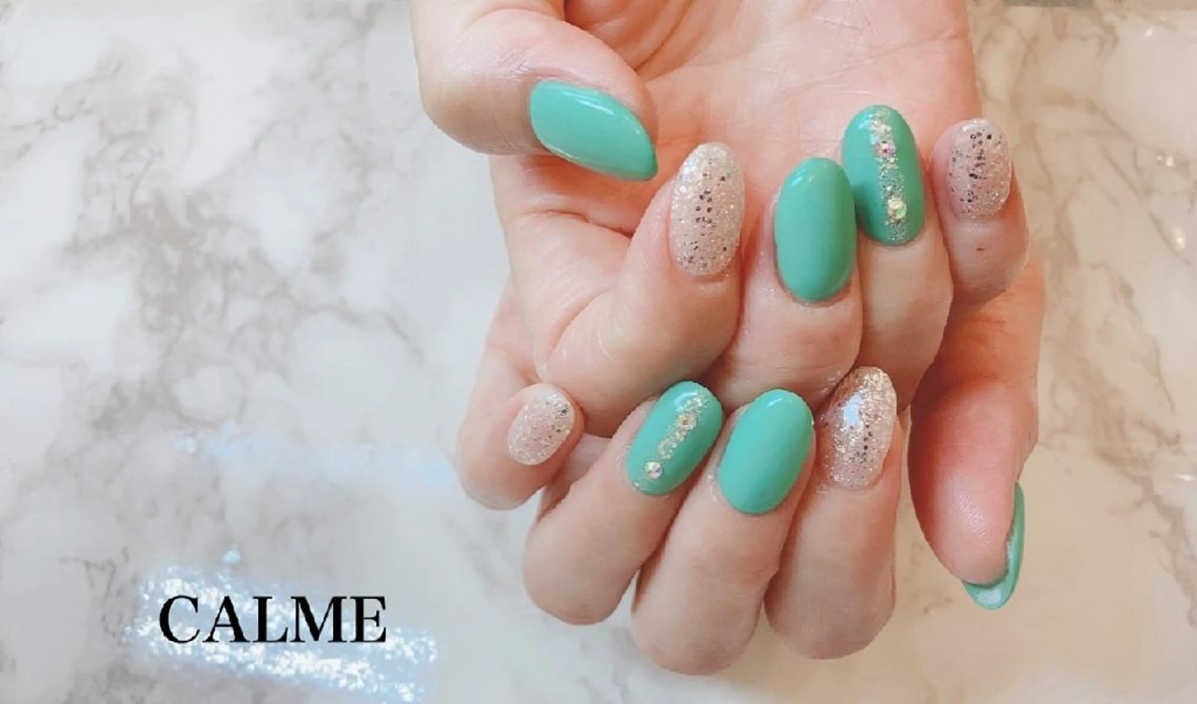 ネイル キラキラネイル ニュアンスネイル ハンドネイル CALME ♡のネイルデザイン