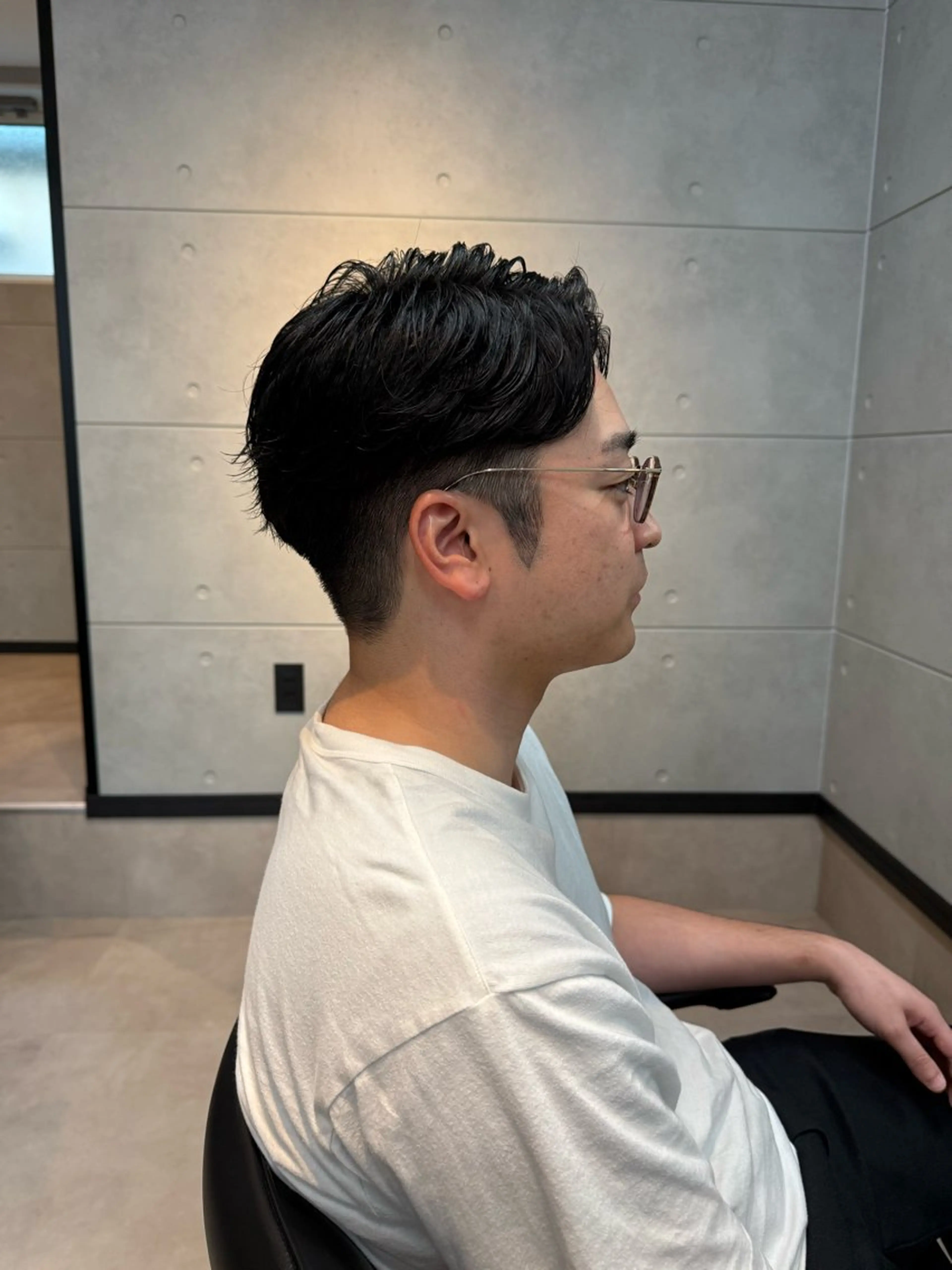 ミディアム パーマ メンズ ミディアムパーマ メンズパーマ ニュアンスパーマ カット パーマ LIM Men's hair所属・吉川 昌志のヘアスタイル