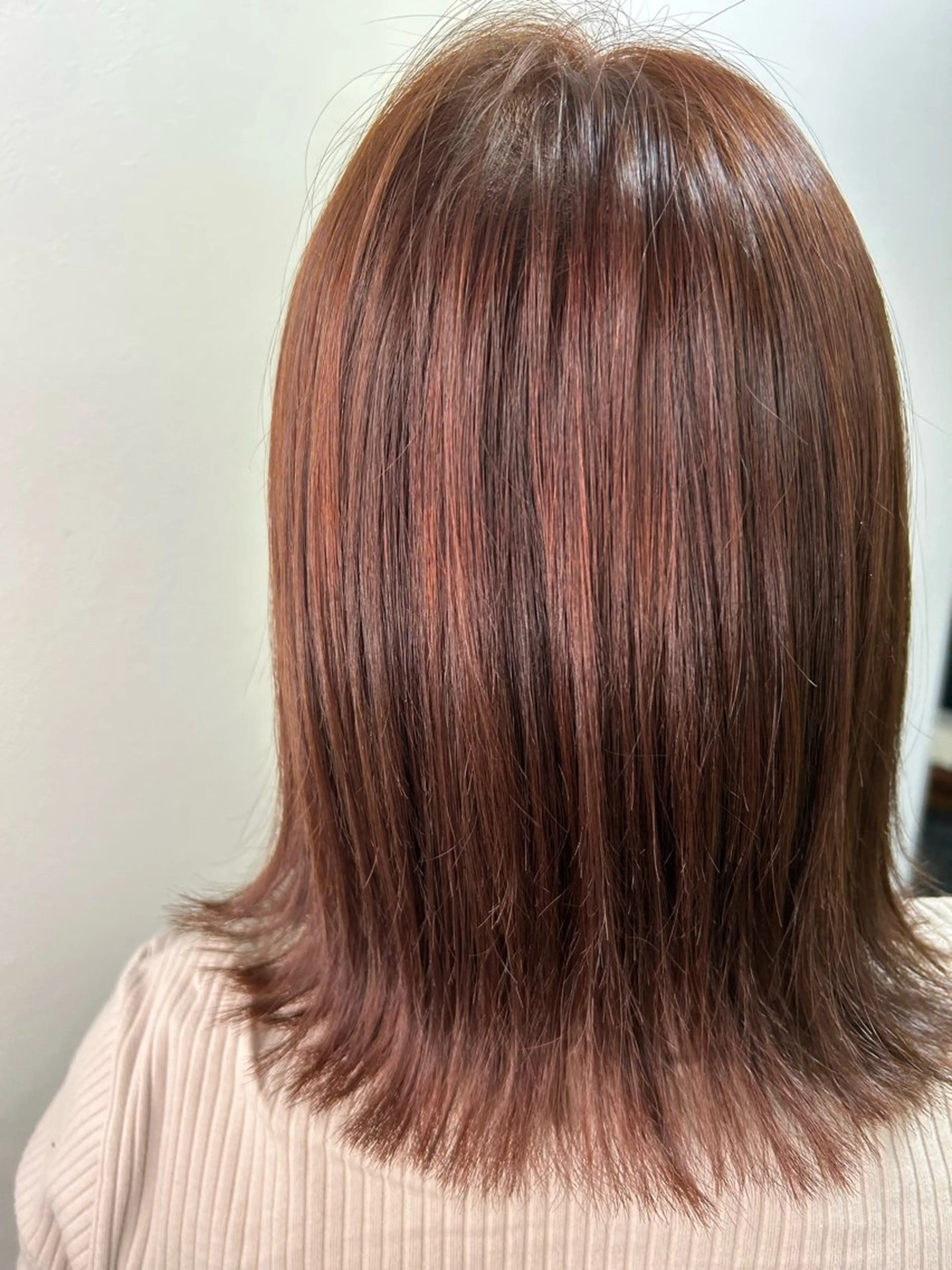 セミロング レッドブラウン OLUOLU所属・桝田 友美のヘアスタイル