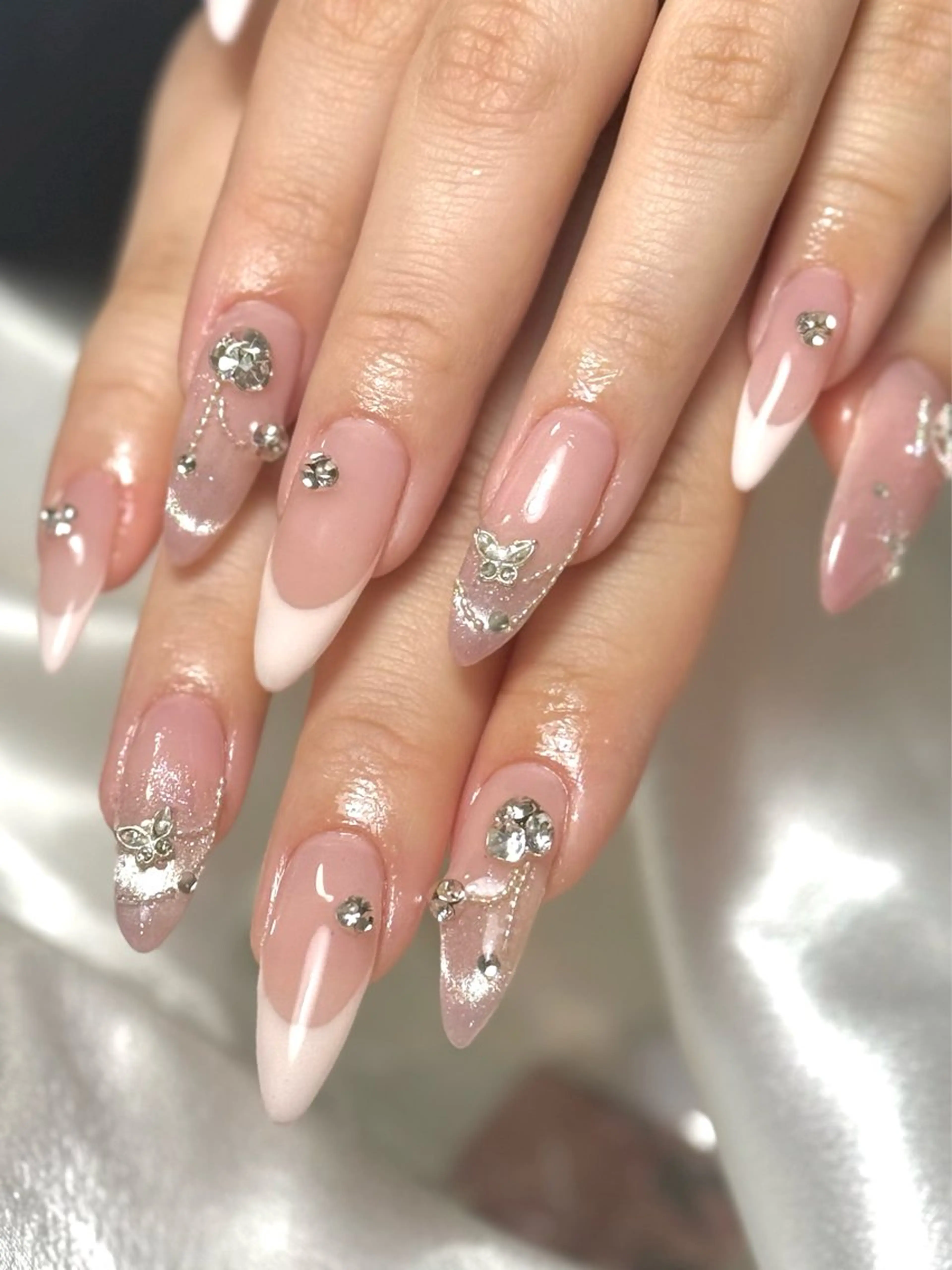 ネイル ハンドネイル ルシイ🎀新宿長さ 出しパーツ専門店のネイルデザイン