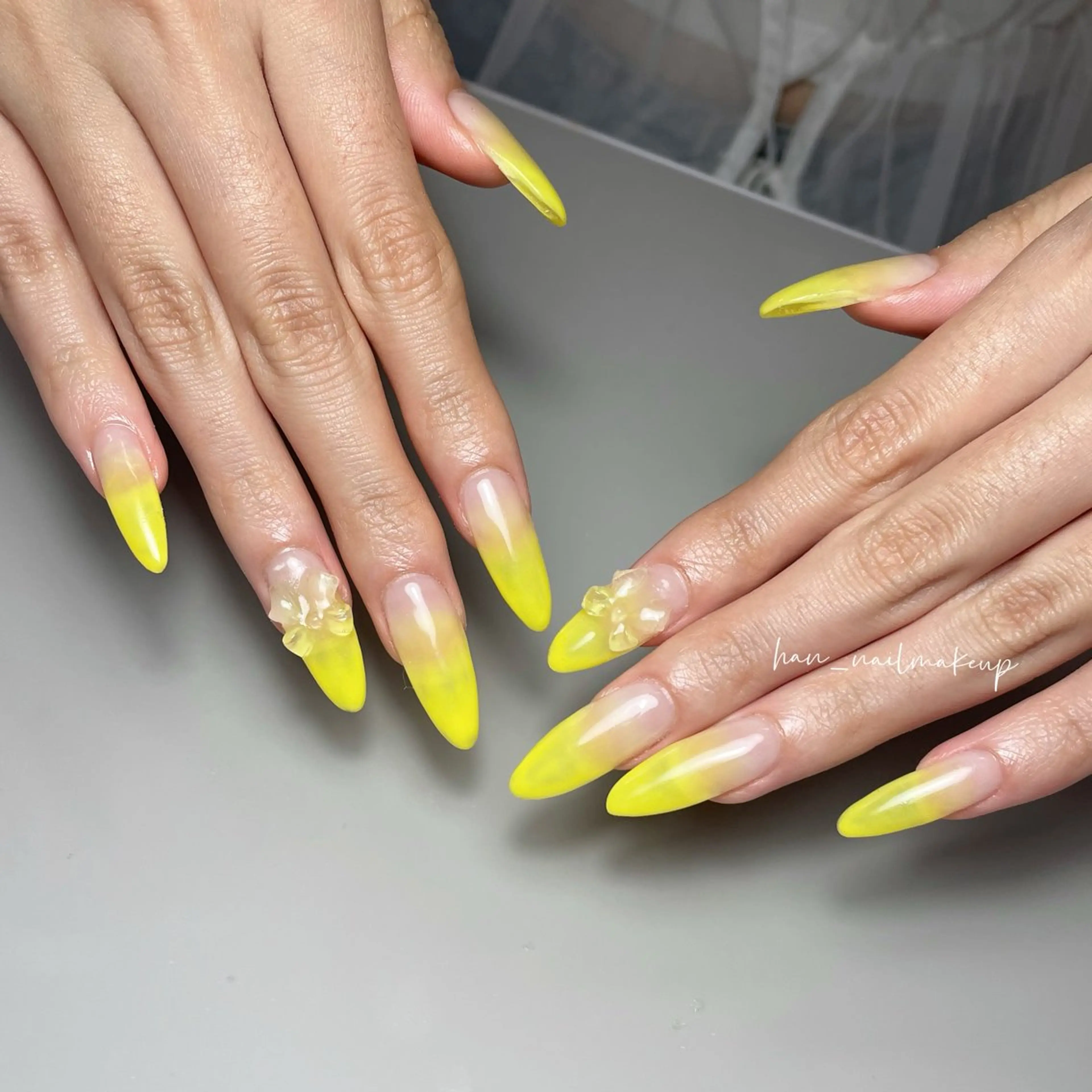 ネイル 長さ出し 黄色 ハンドネイル Han Nail 【y&m】のネイルデザイン