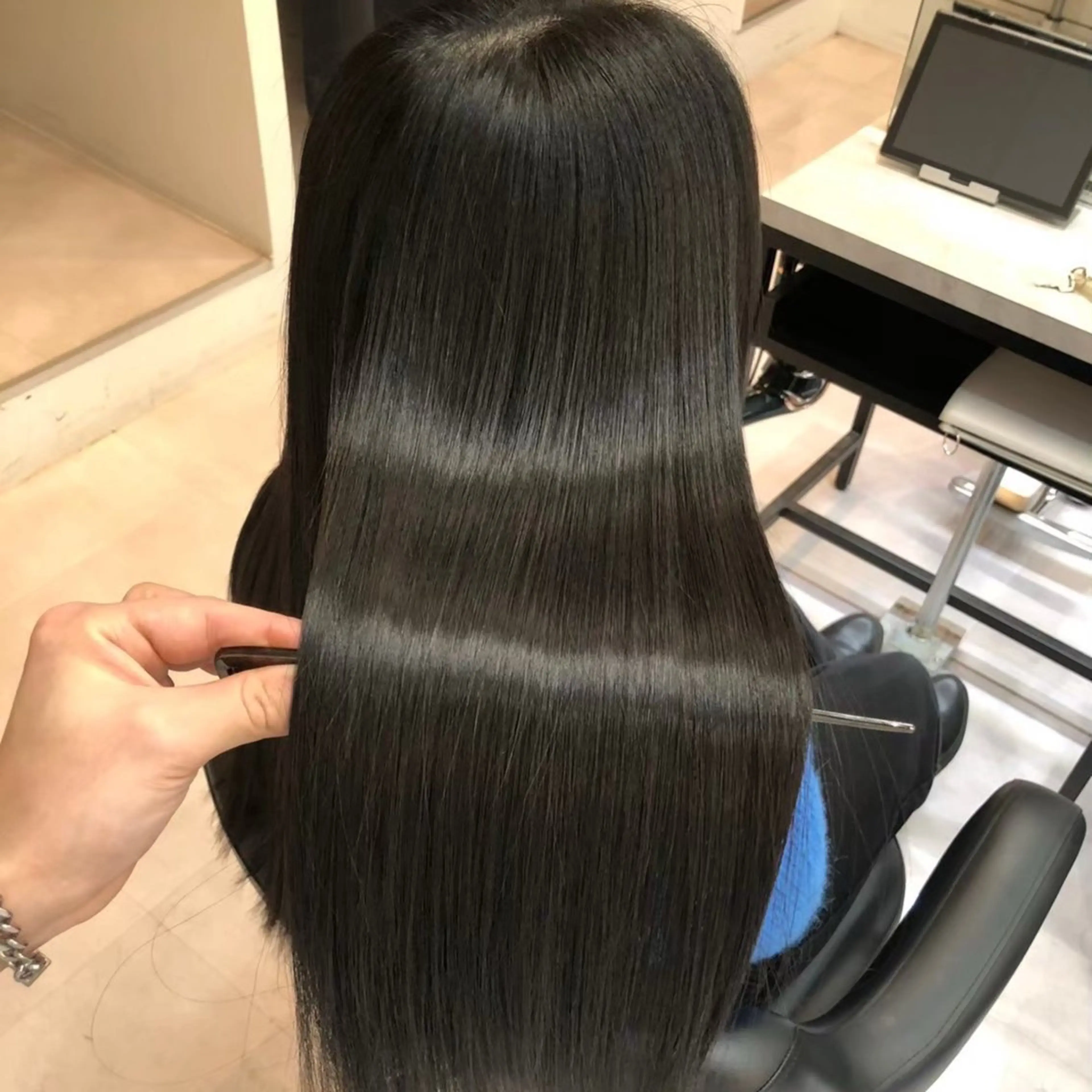 セミロング 髪質改善 縮毛矯正 💍艶髪の神様💍 ウチマダイのヘアスタイル