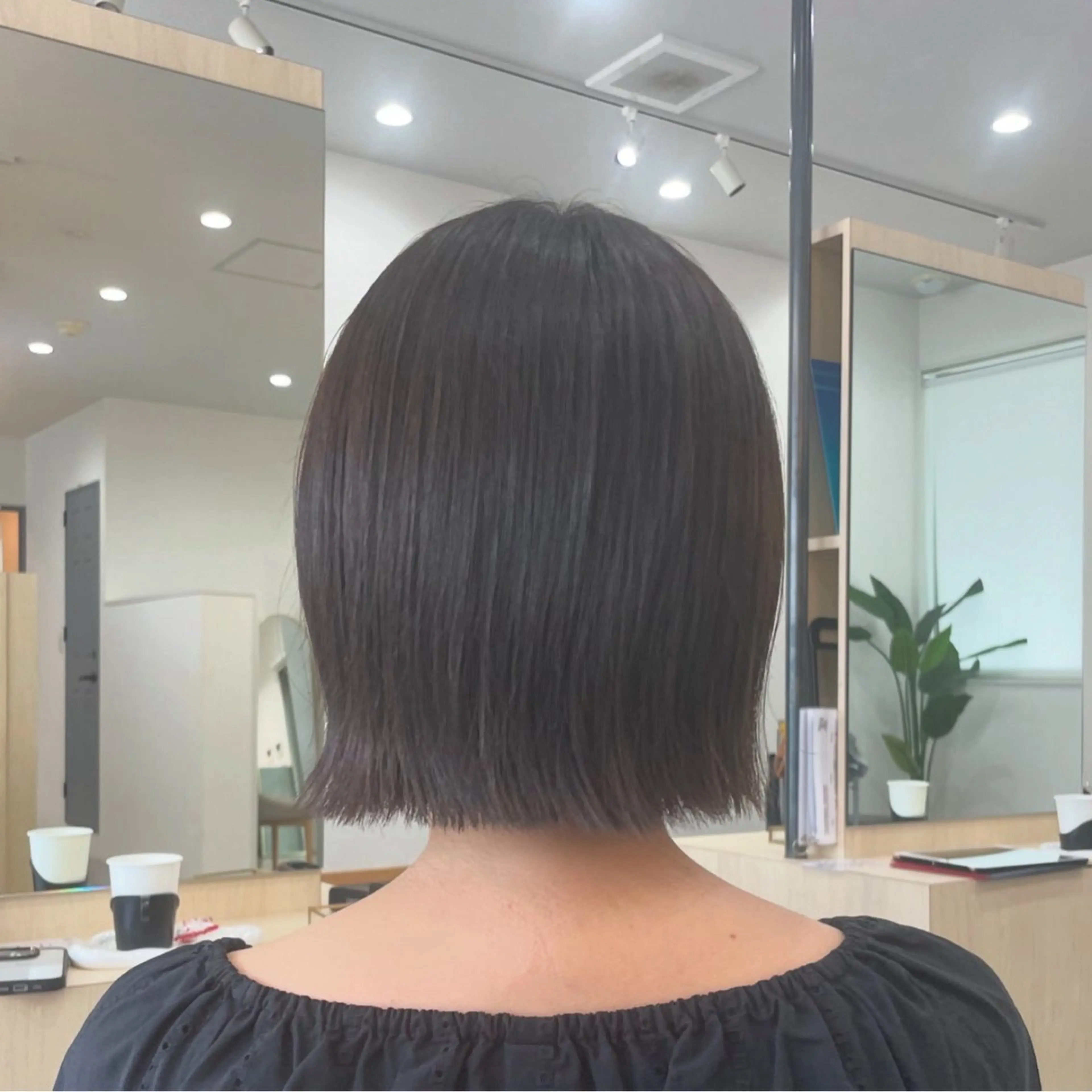 ミディアム 切りっぱなしボブ ボブ ヘアカラー トリートメント SOYON豊田市駅店所属・髪質改善/ 上村旺武のヘアスタイル