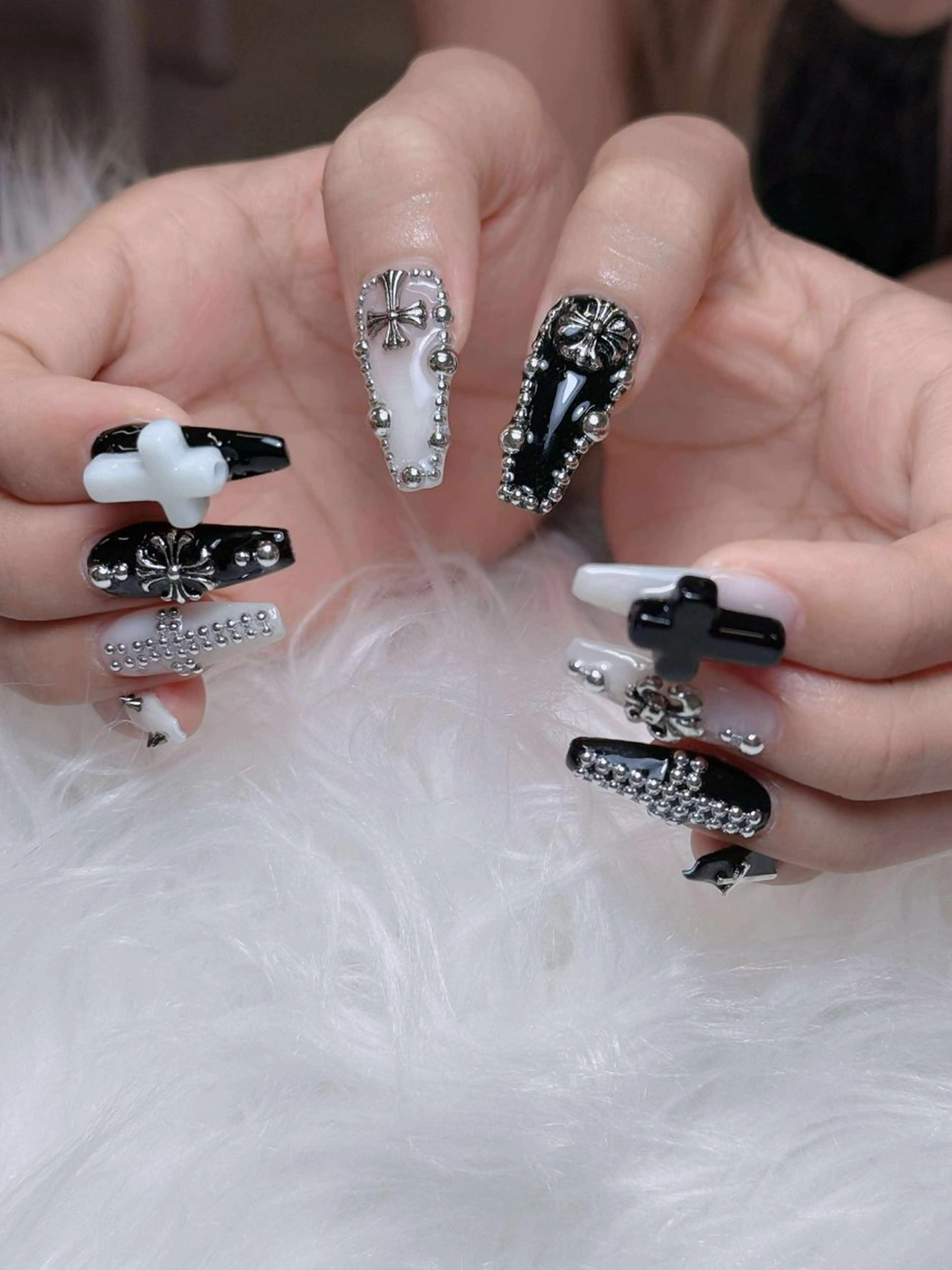 ネイル オーロラネイル チークネイル フットネイル フレンチネイル 韓国ネイル ハンドネイル Lumi Nail 新大久保3‘のネイルデザイン