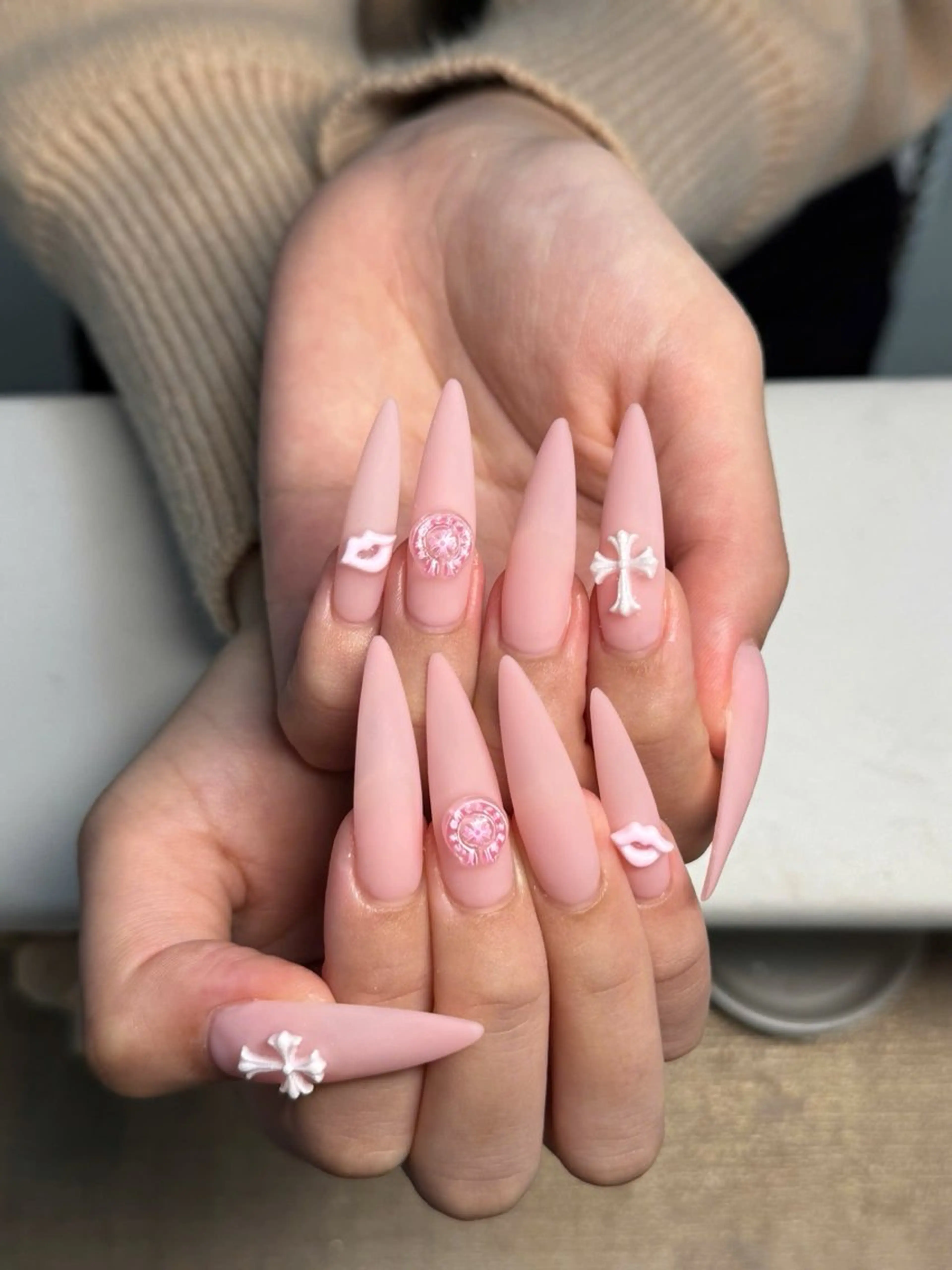 ネイル フレンチネイル ジェルネイル ガラスフレンチ ハロウィン ハート ハンドネイル H.baby Nail Salonのネイルデザイン