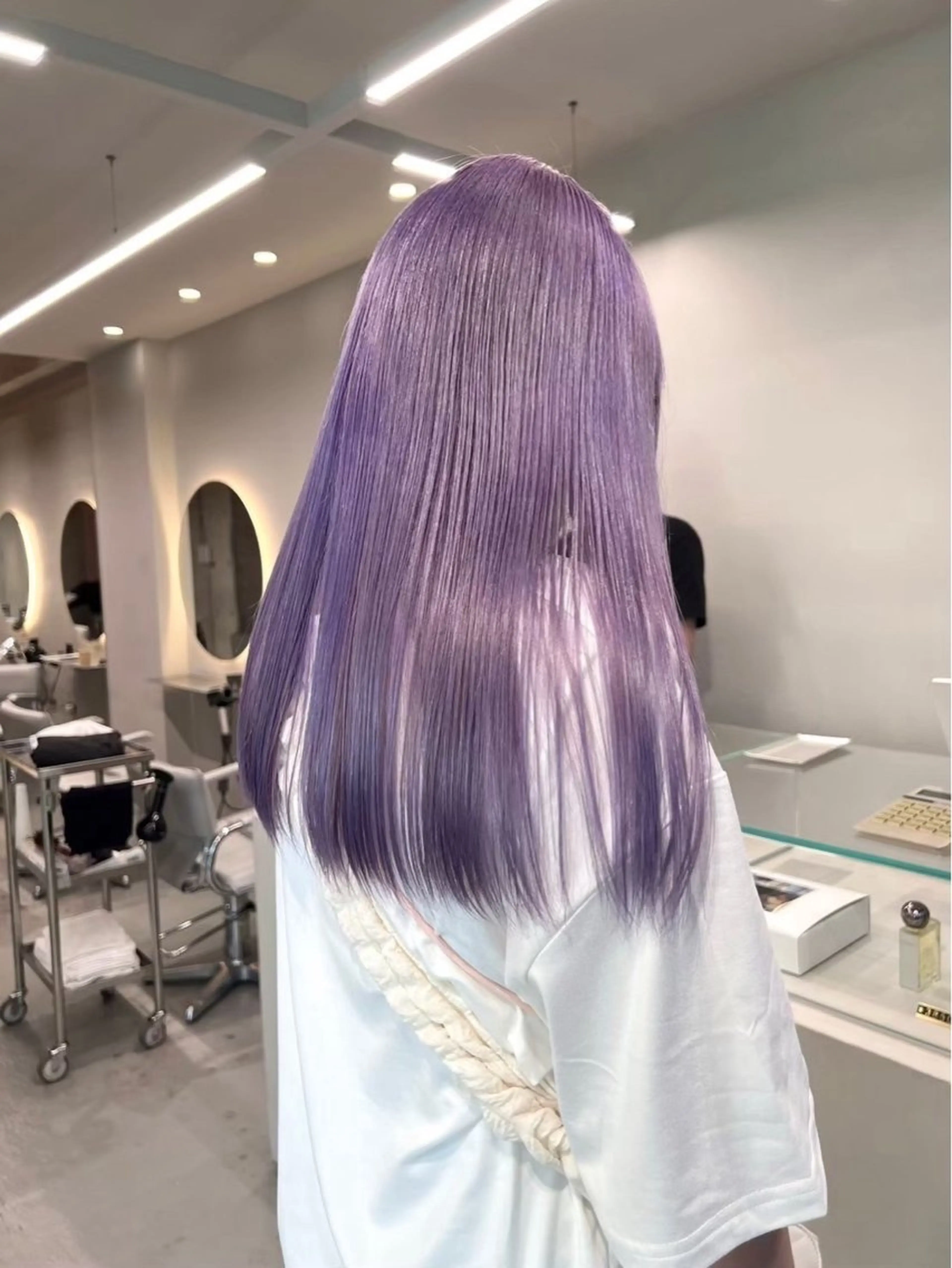 セミロング カラー ブリーチ パープルカラー 村田 旭のヘアスタイル