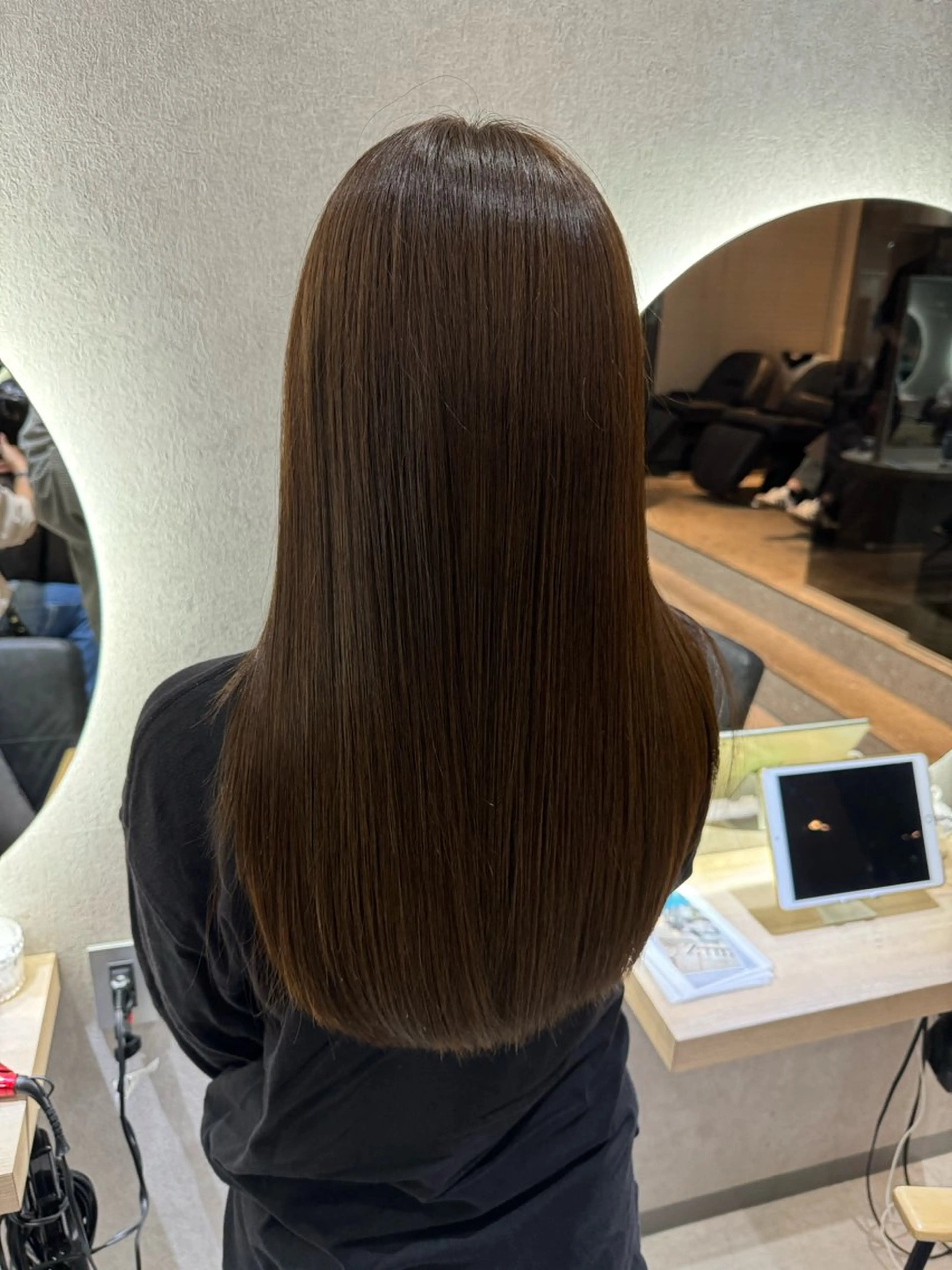 ロング カラー ベージュカラー オリーブベージュ カット ヘアカラー トリートメント 透け 艶感カラー齊木 勇人のヘアスタイル