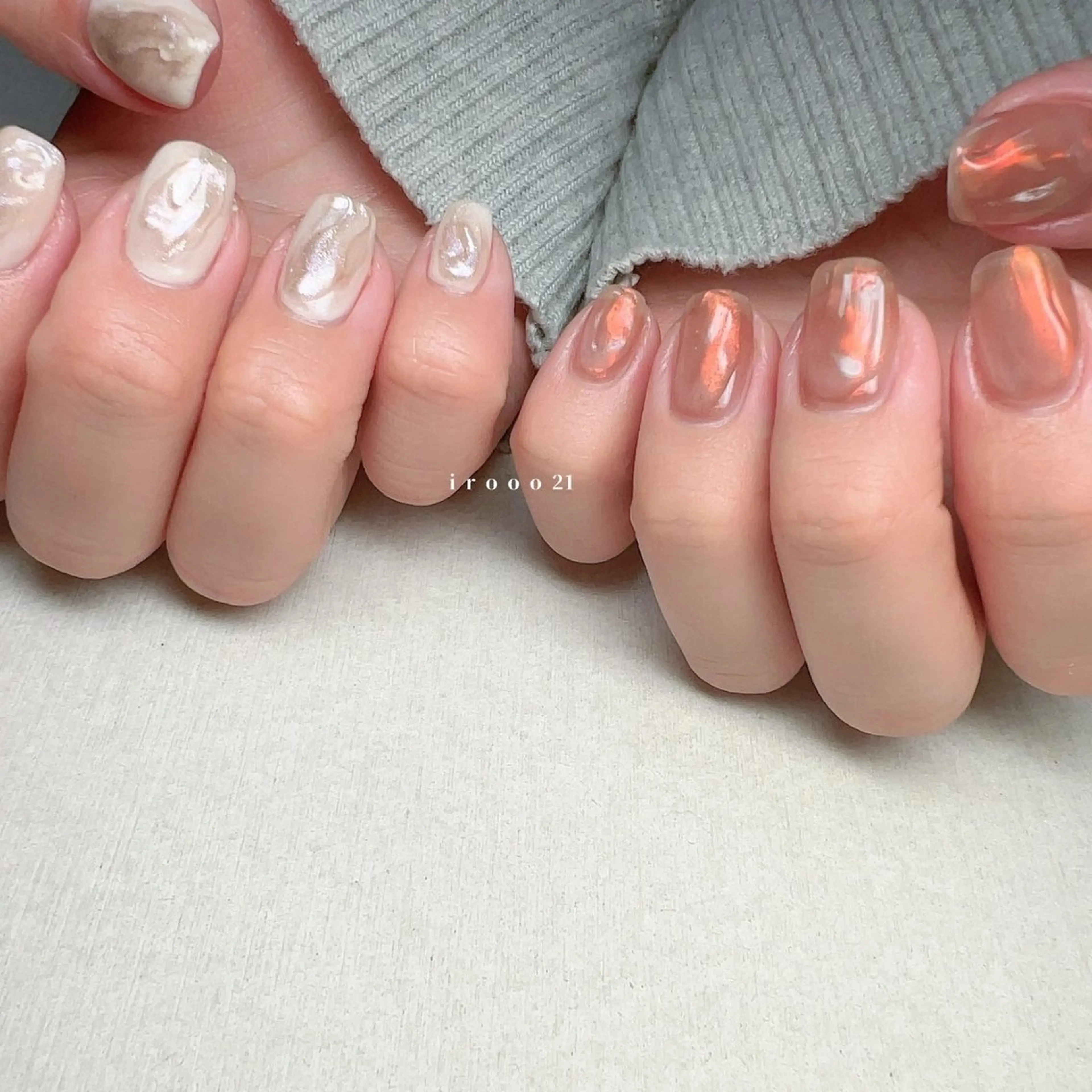 ネイル ブラウン 氷ネイル・うるうるネイル ニュアンスネイル ホワイト irooo 21のネイルデザイン