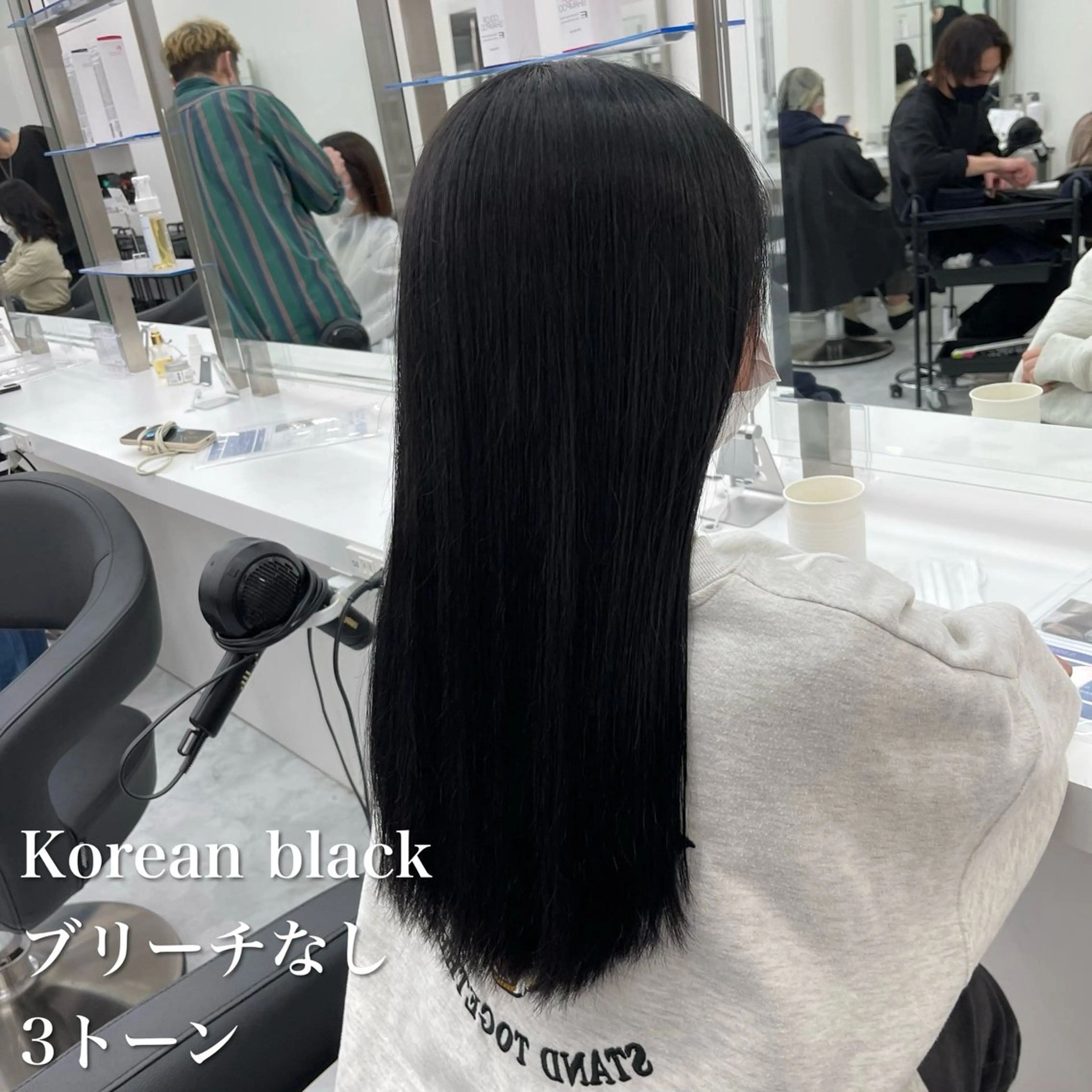 セミロング カラー NAMI🤎ブラウン &ミルクティー🤍のヘアスタイル