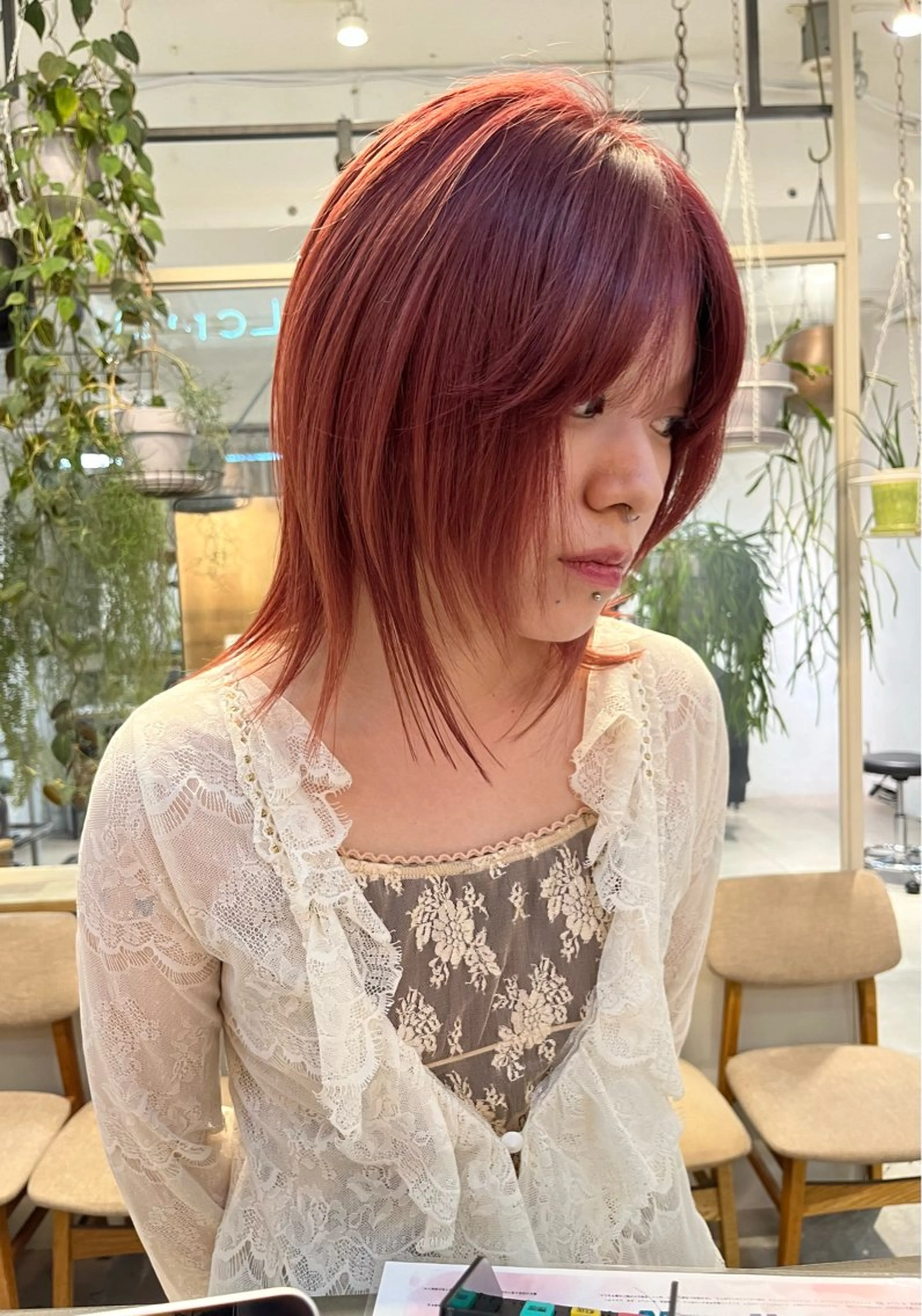 ミディアム カラー レッドカラー スッと馴染むhair /ヨシダトモキのヘアスタイル
