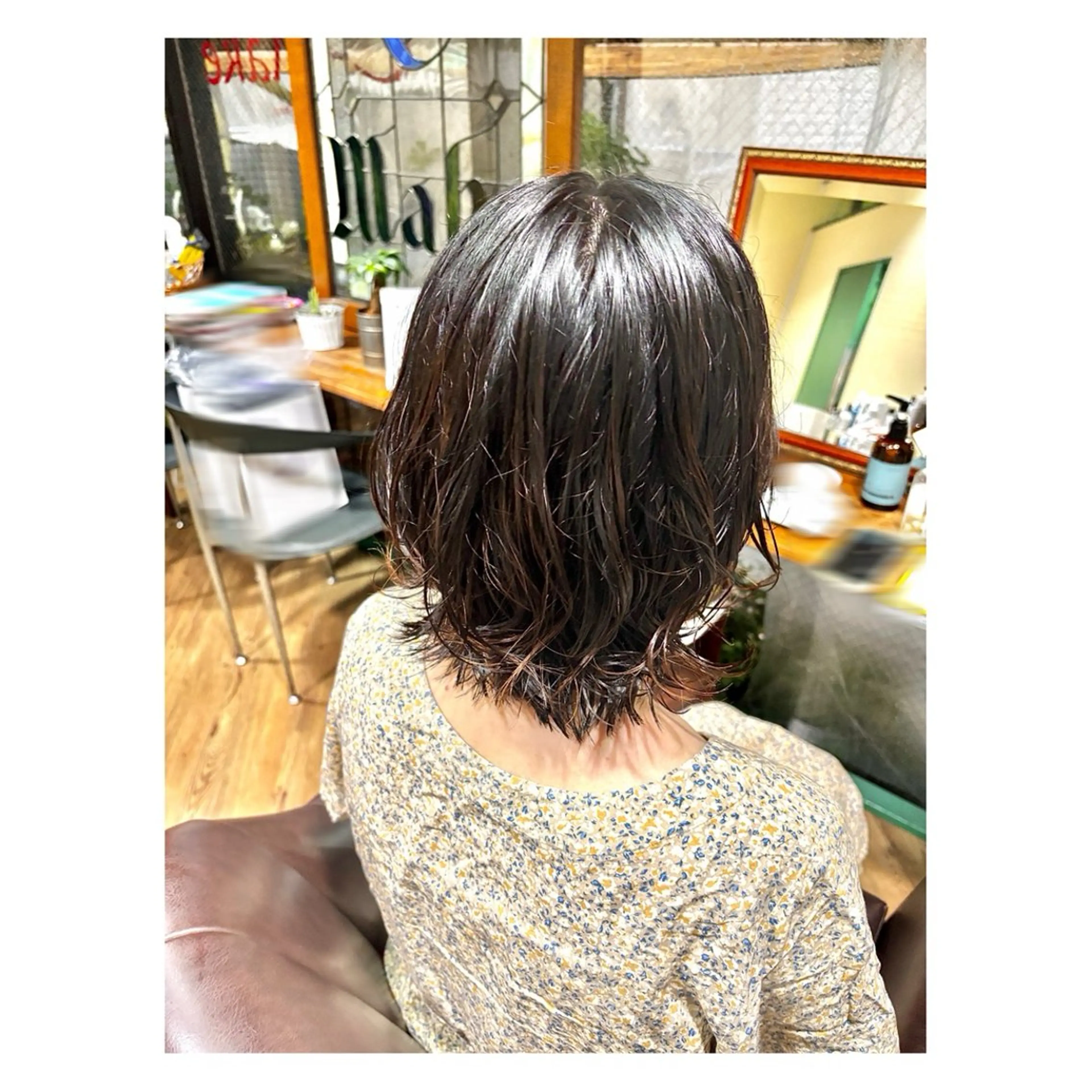ミディアム ミディアムパーマ 外ハネヘア カット パーマ トリートメント cmake所属・. kanokoのヘアスタイル