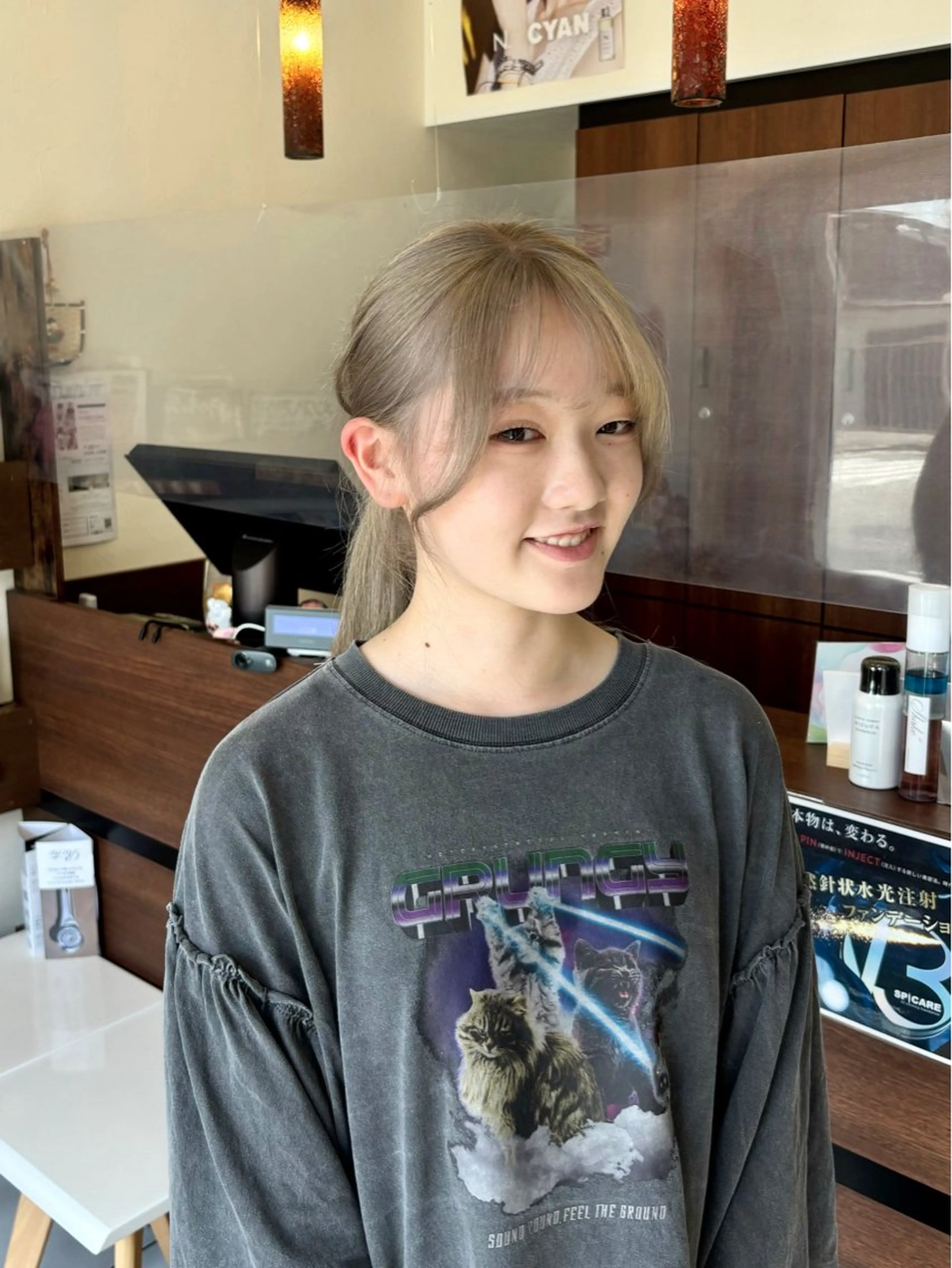 ロング カラー ベージュカラー ブリーチ ケアブリーチ ミルクティーベージュ カット ヘアカラー トリートメント 小野 友暉のヘアスタイル