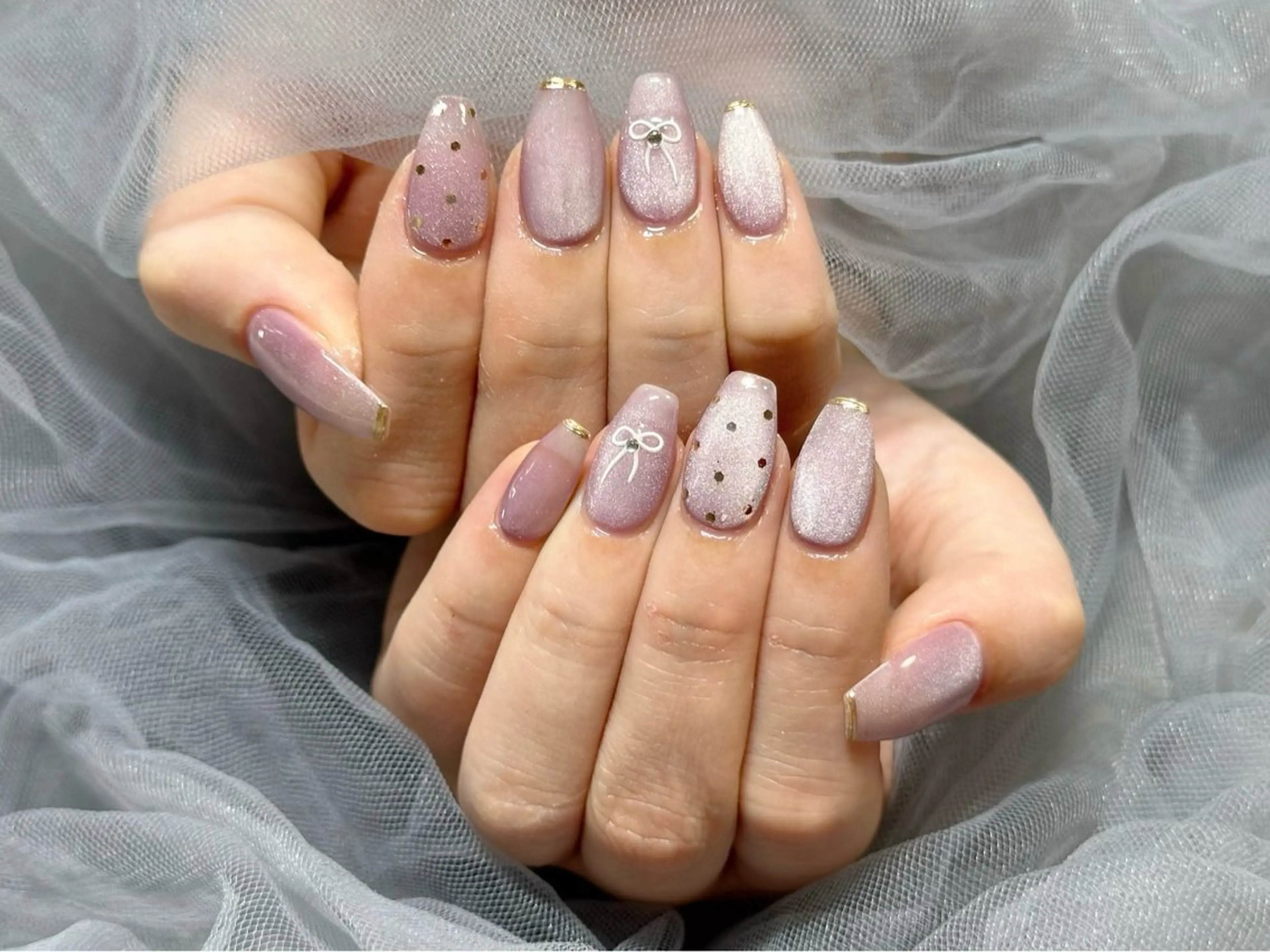 ネイル フレンチネイル マグネットネイル ミラーネイル リボン ハンドネイル KURELLY所属・Nail Salon KURELLYのネイルデザイン