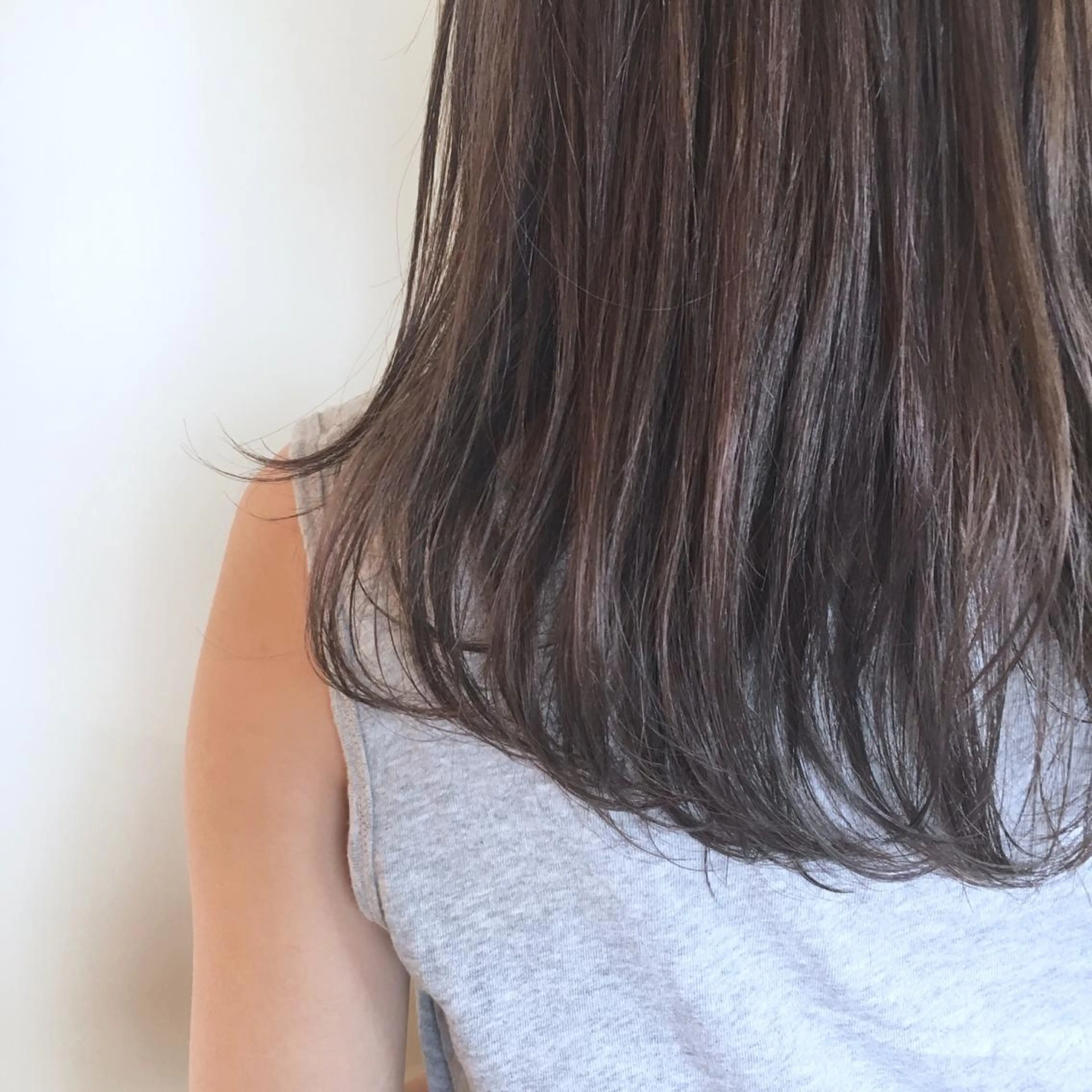 セミロング カラー アッシュ ダブルカラー パープルカラー パープルアッシュ 上川 美幸のヘアスタイル